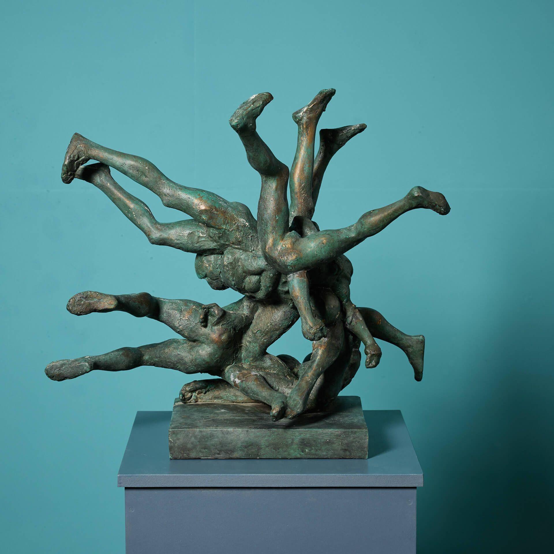 John W. Mills (1933-2023) 'Tackle ! Sculpture des footballeurs américains État moyen - En vente à Wormelow, Herefordshire
