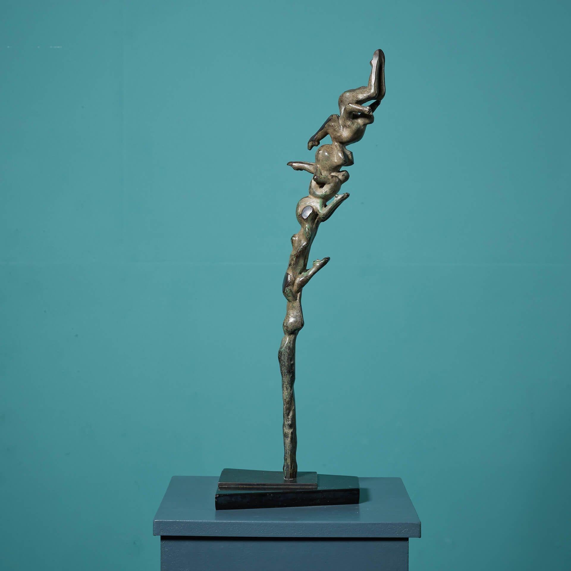 Metallo John W. Mills (1933-2023) Scultura unica di grandi dimensioni in bronzo di un sommozzatore in vendita