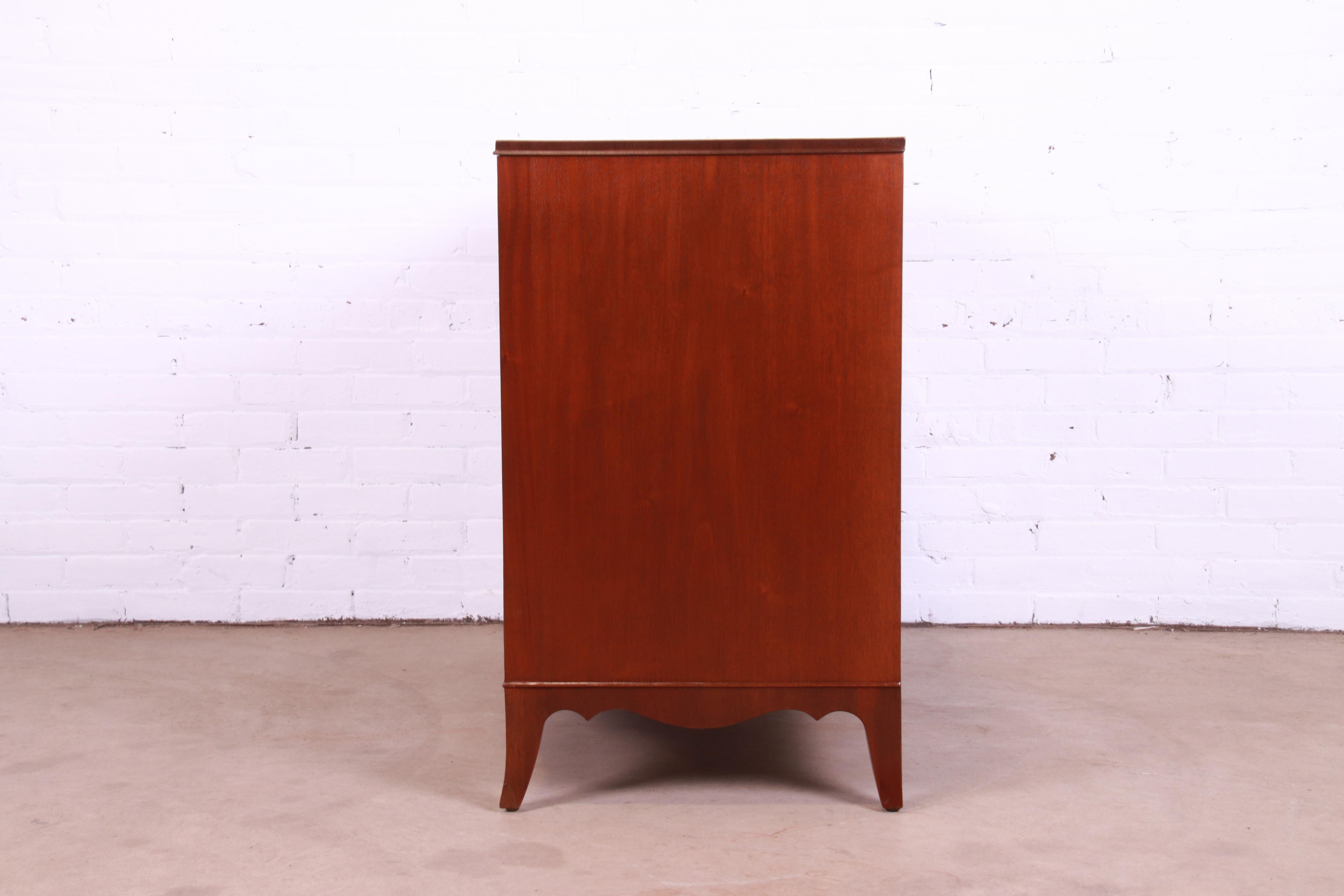 John Wanamaker Georgian Serpentine Front Mahogany Chest of Drawers, Refinished 3