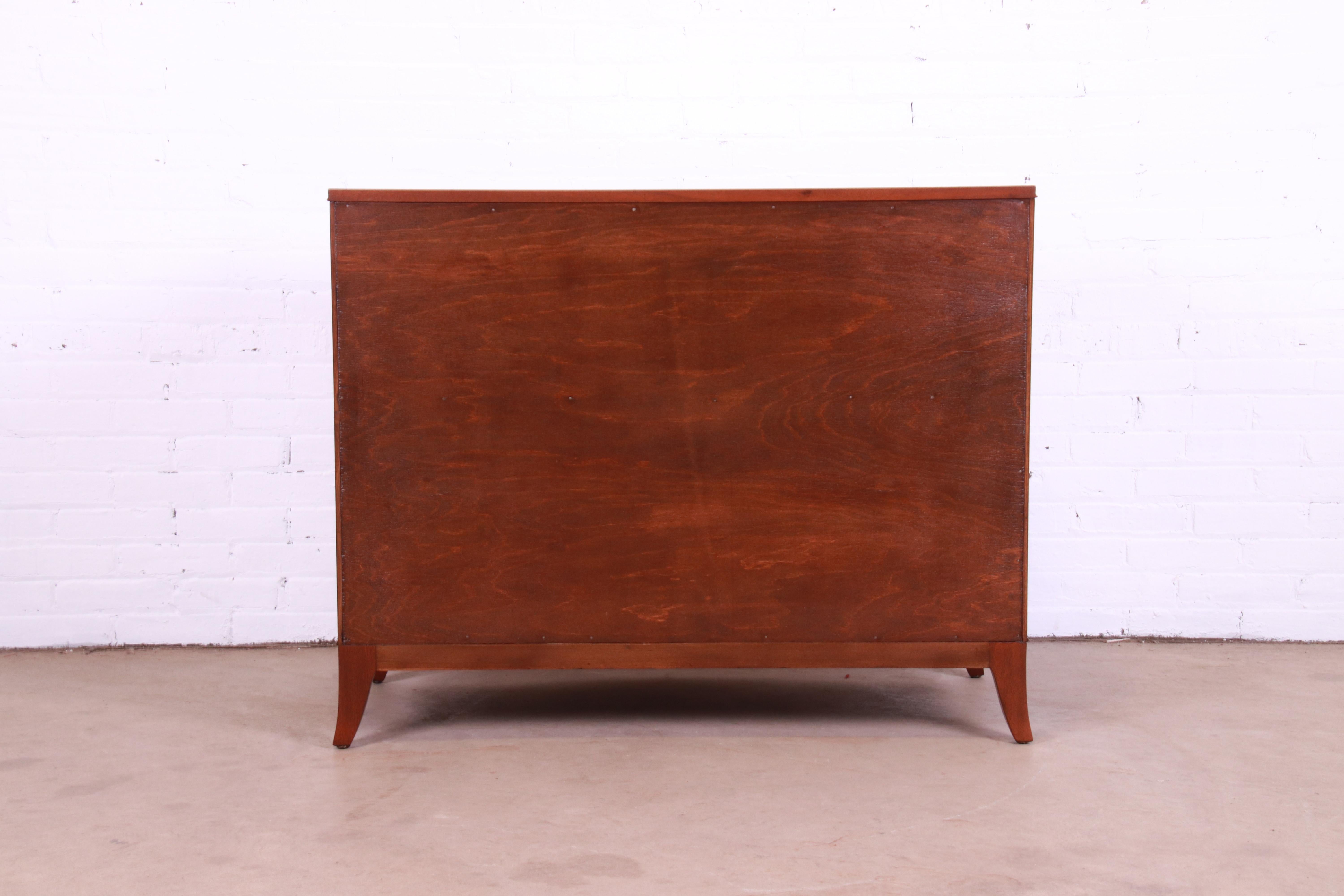 John Wanamaker Georgian Serpentine Front Mahogany Chest of Drawers, Refinished 5