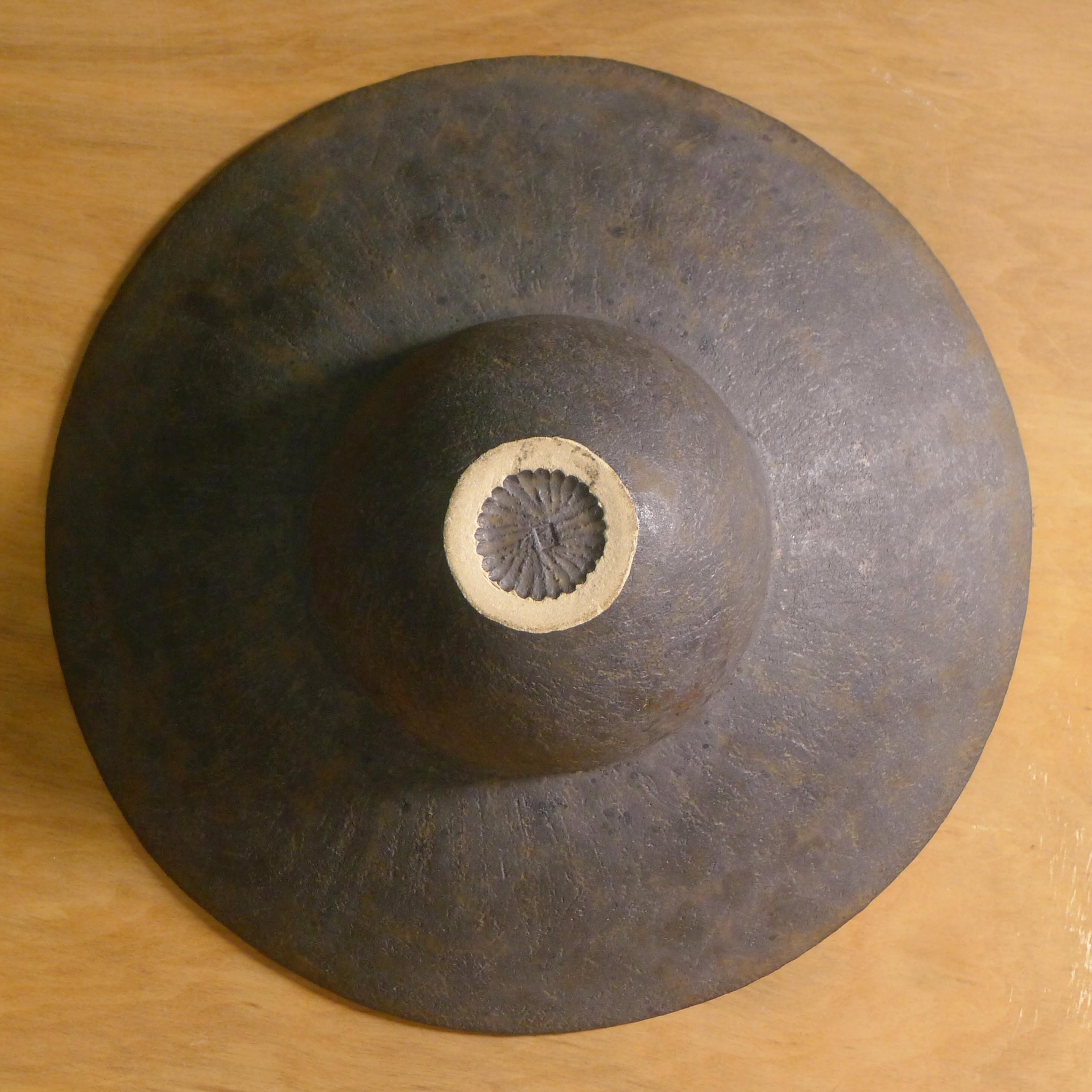 XXI secolo e contemporaneo John Ward, Ciotola in gres con bordo largo e flangiato, Ceramica di Studio Britannica in vendita
