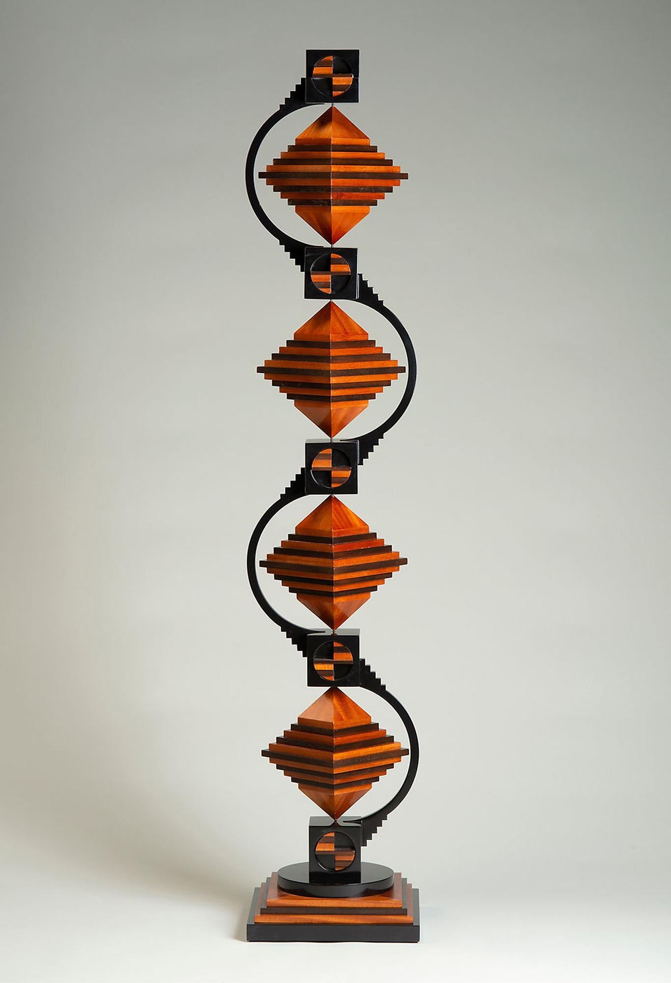 « Le nombre de bois », sculpture géométrique abstraite
