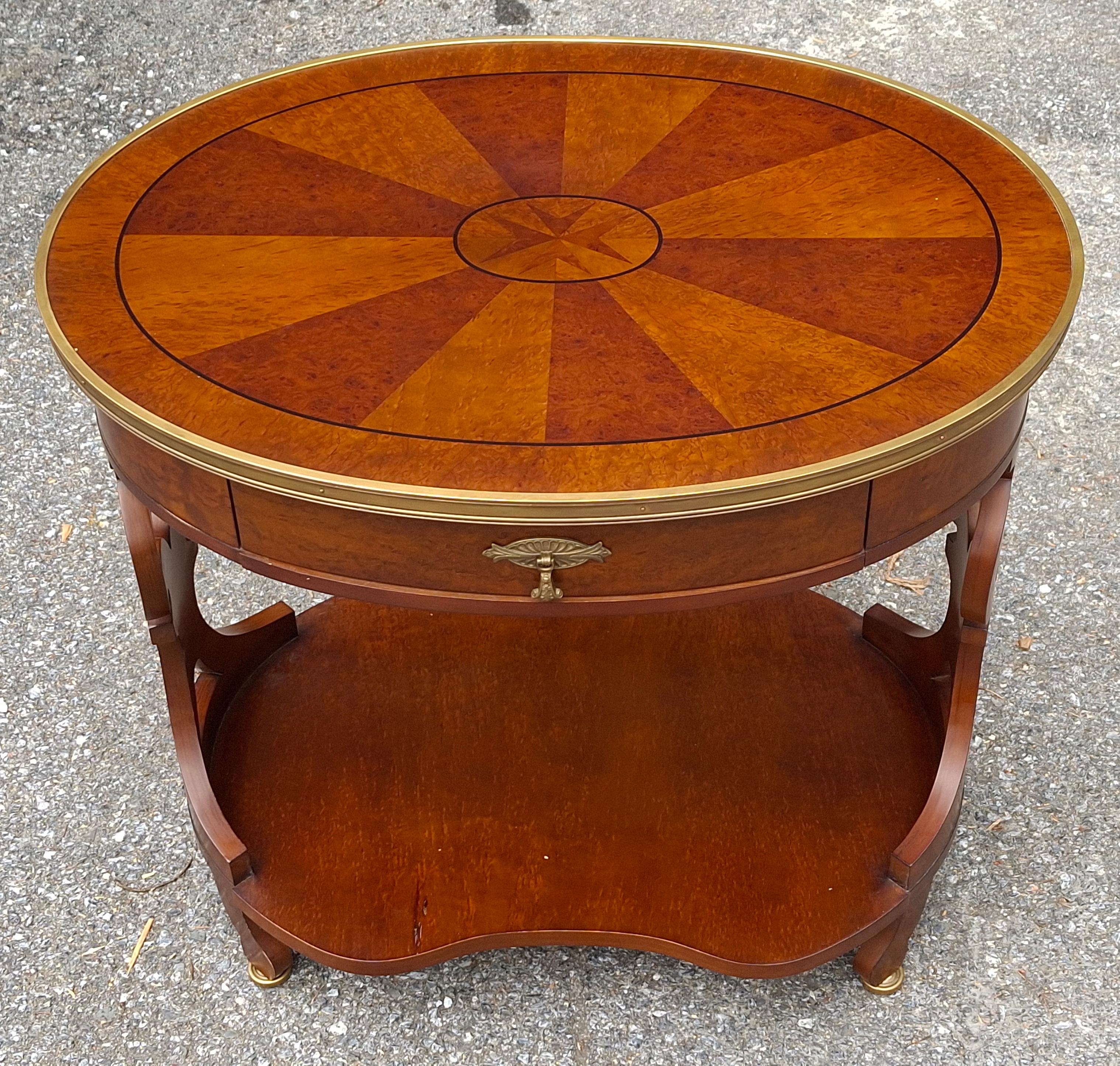 Biedermeier Tavolino in mogano con montatura in ottone di John Widdicomb in vendita