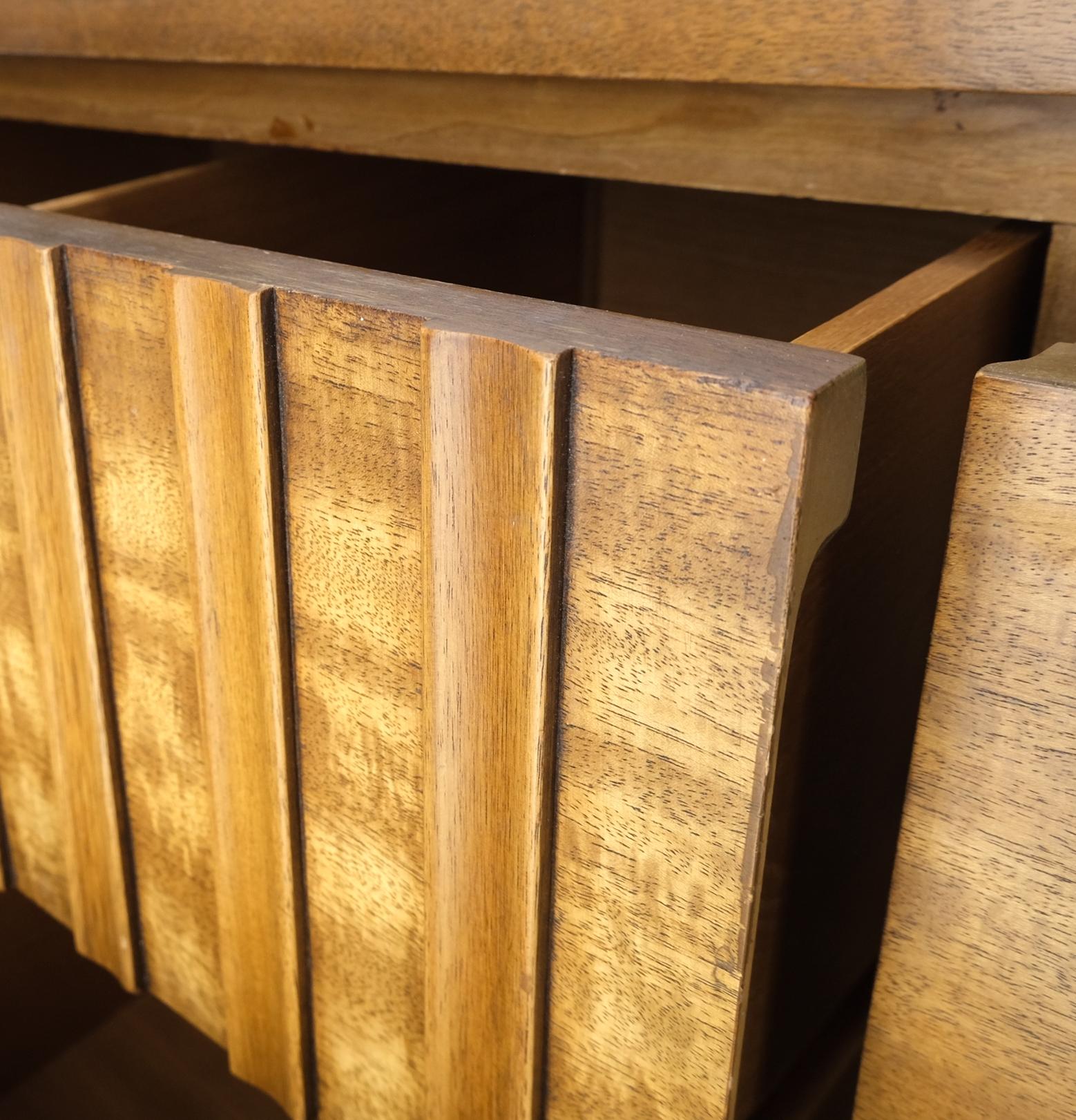 Lacquered John Widdicomb Brass Star Shape Pulls 9 Drawers Long Dresser Credenza Light Wood