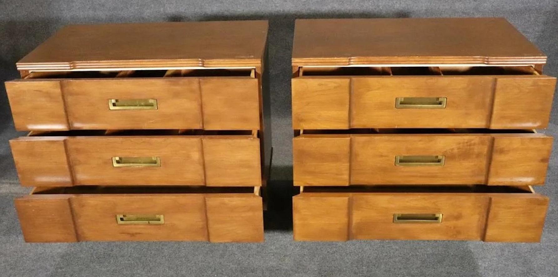 Pair of midcentury chests by John Widdicomb Company. Polished brass hardware compliments the fruitwood drawers.
Please confirm location NY or NJ.