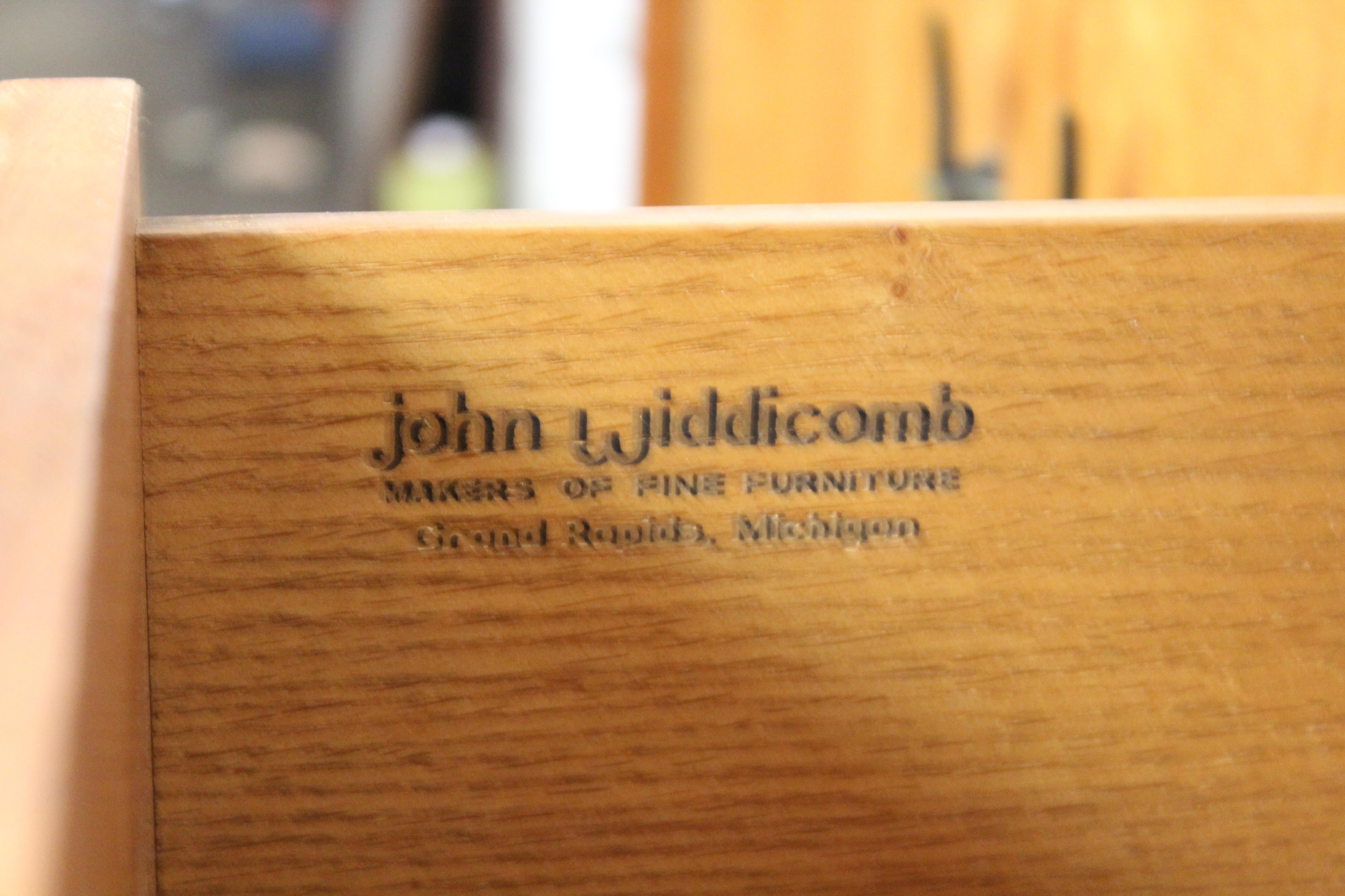 John Widdicomb Vestidor en venta 4