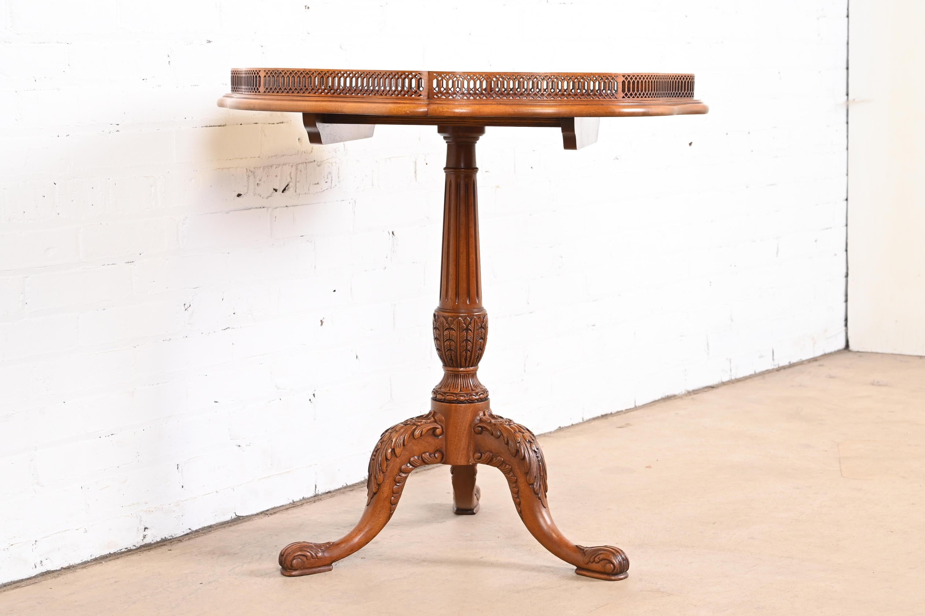 John Widdicomb English Chippendale Carved Mahogany Pedestal Tea Table For Sale 1