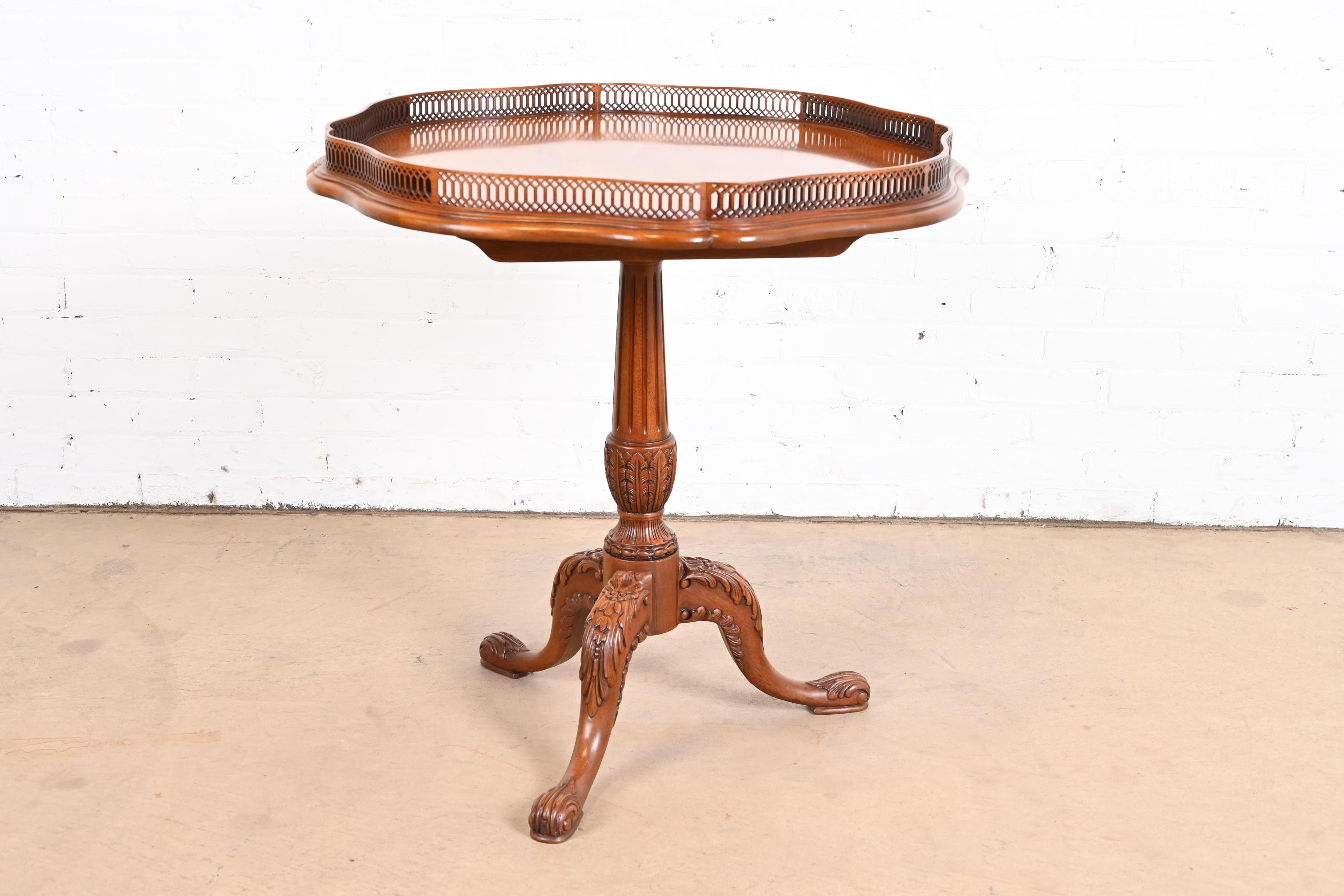 John Widdicomb English Chippendale Carved Mahogany Pedestal Tea Table For Sale 2