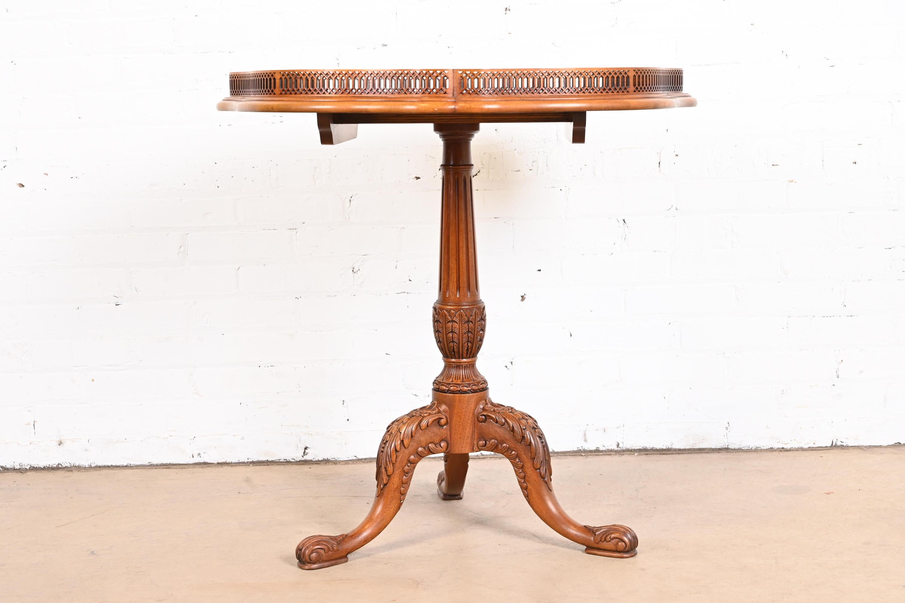 John Widdicomb English Chippendale Carved Mahogany Pedestal Tea Table For Sale 4
