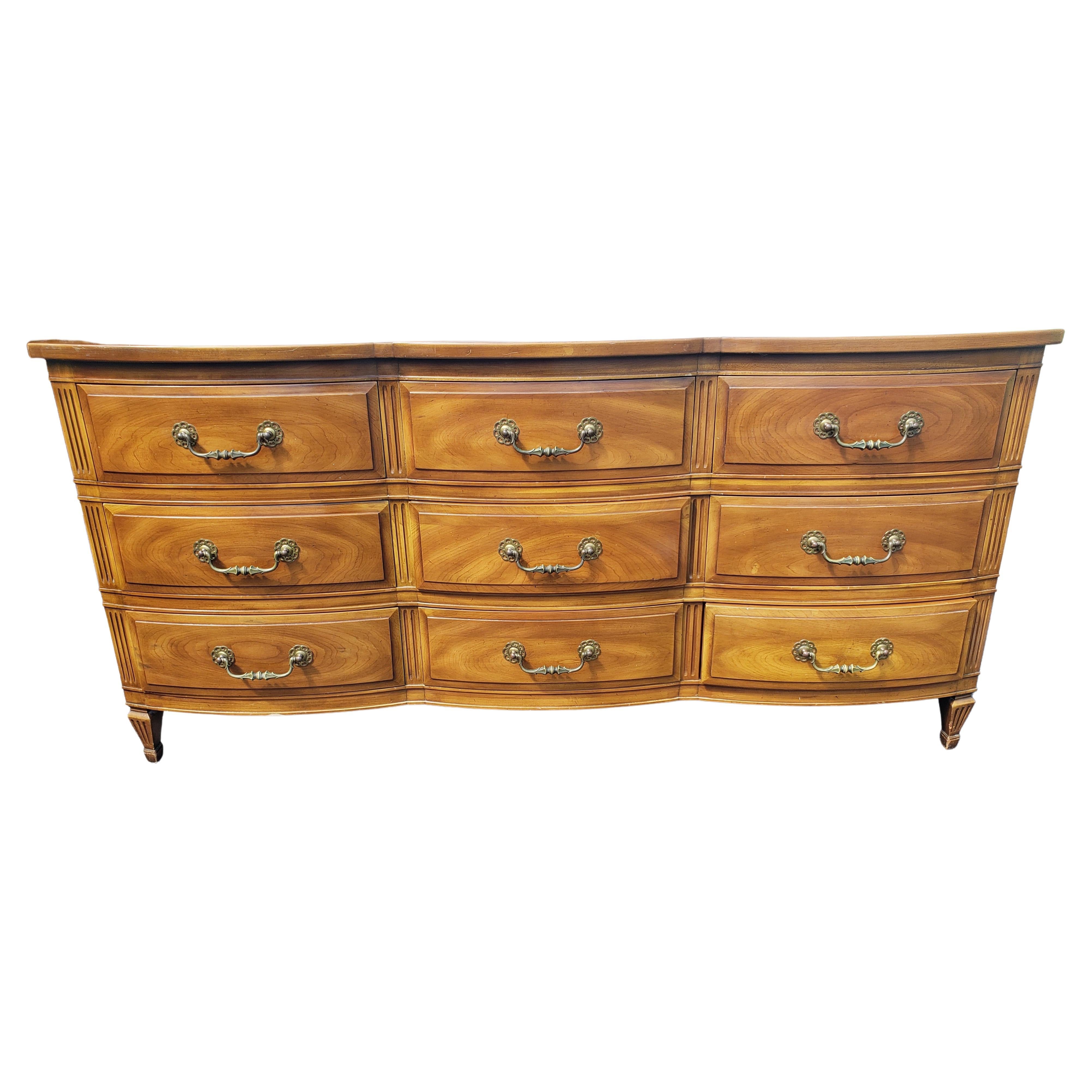 John Widdicomb French Country Serpentine Dresser with Glass Top, circa 1950s In Good Condition For Sale In Germantown, MD