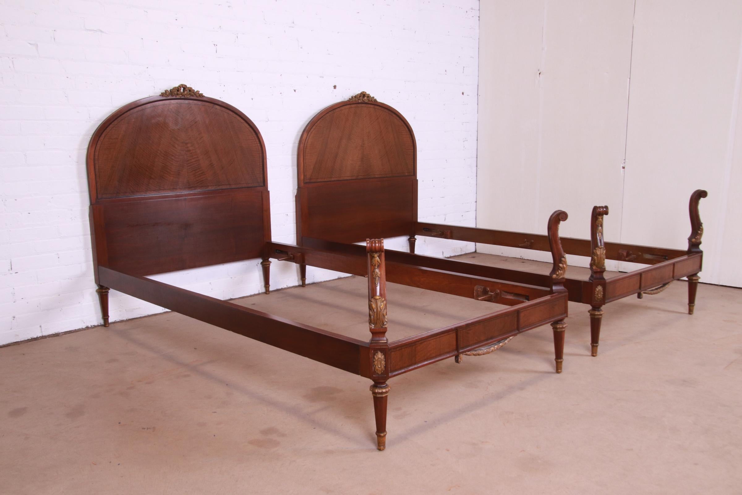 John Widdicomb French Louis XVI Carved Walnut and Giltwood Twin Beds, Pair 2