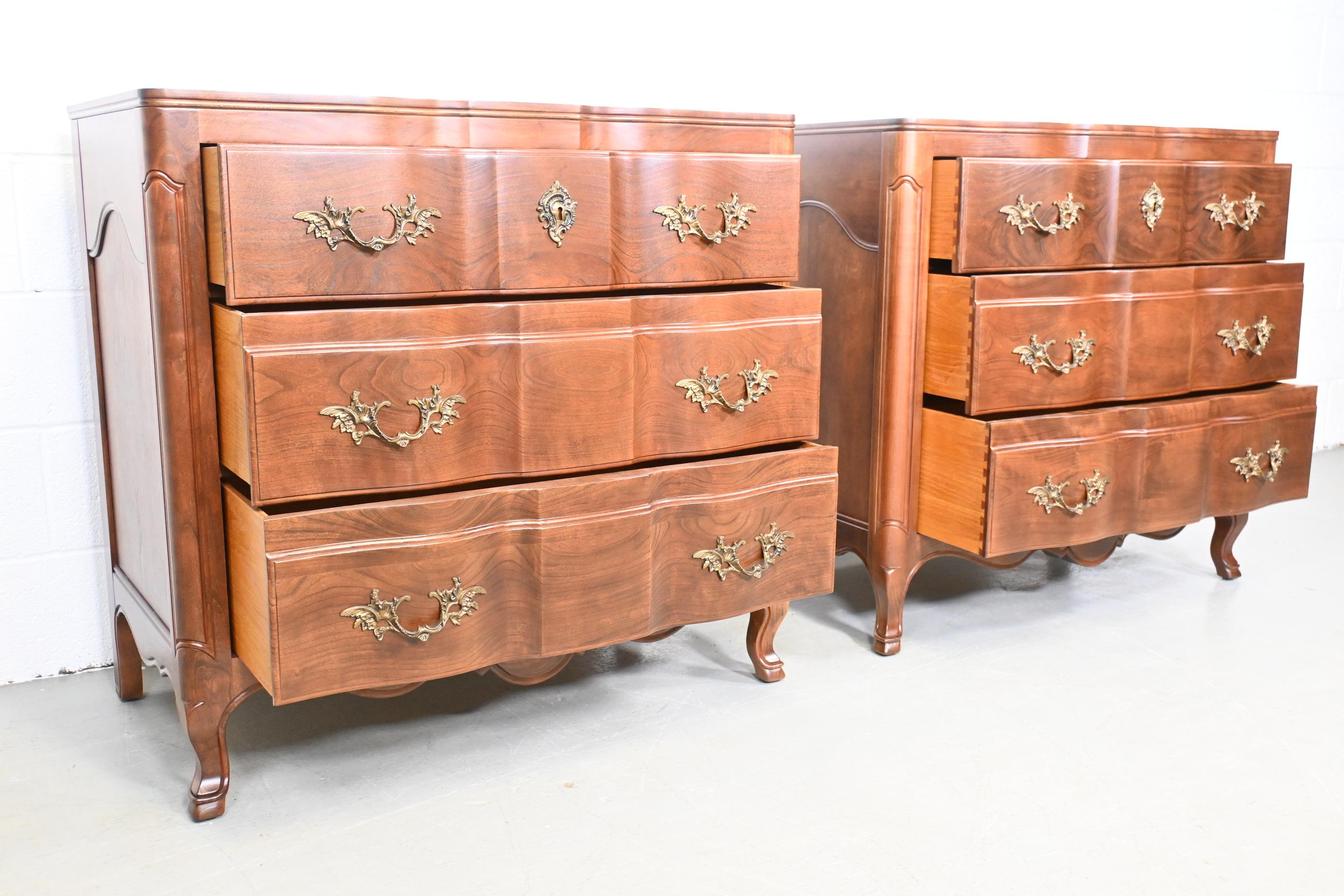 John Widdicomb French Provincial Cherry Dressers, a Pair In Excellent Condition In Morgan, UT