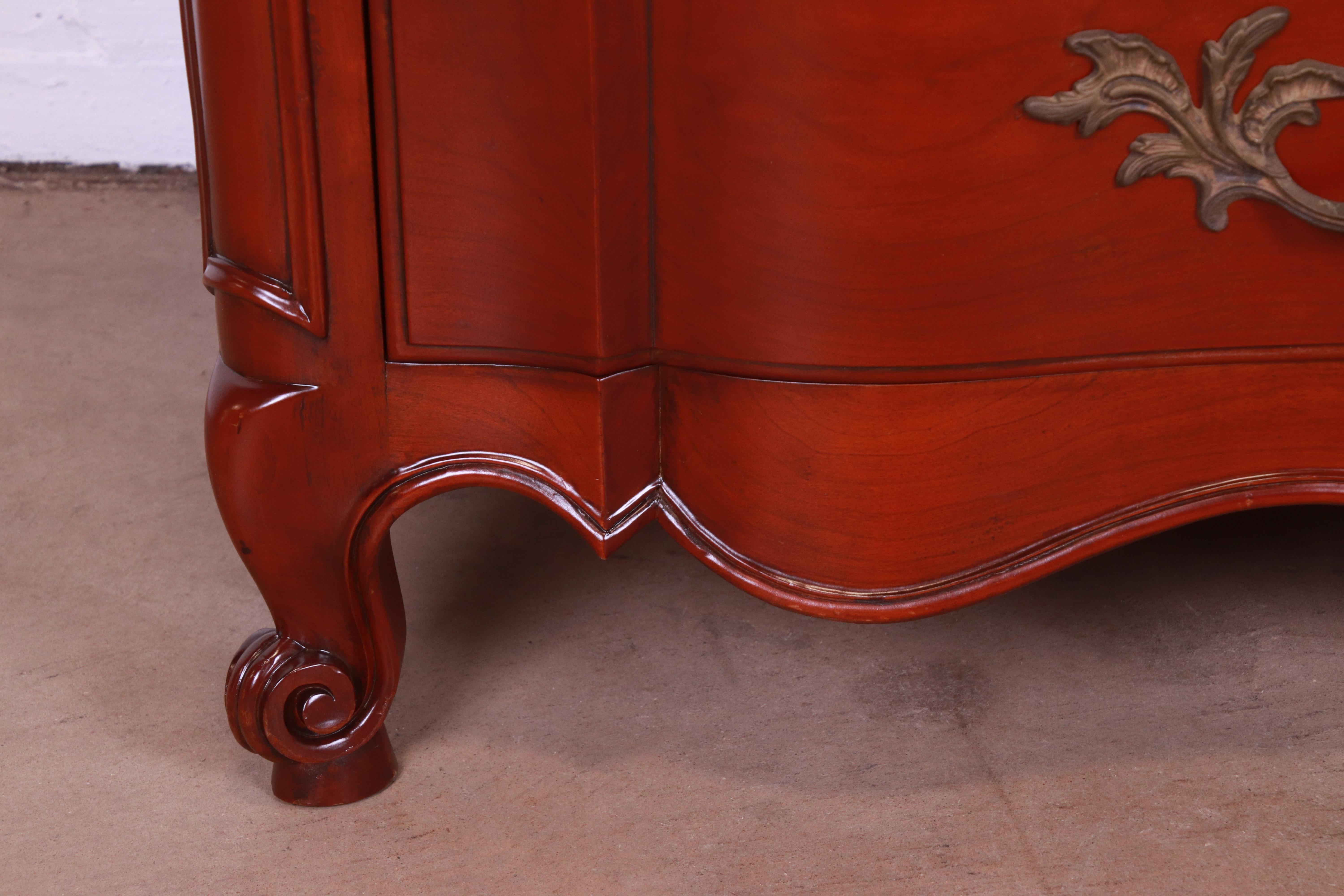 John Widdicomb French Provincial Louis XV Cherry Wood Dresser, Newly Refinished (en anglais) en vente 5