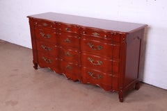John Widdicomb French Provincial Louis XV Cherry Wood Dresser, Newly Refinished (en anglais)