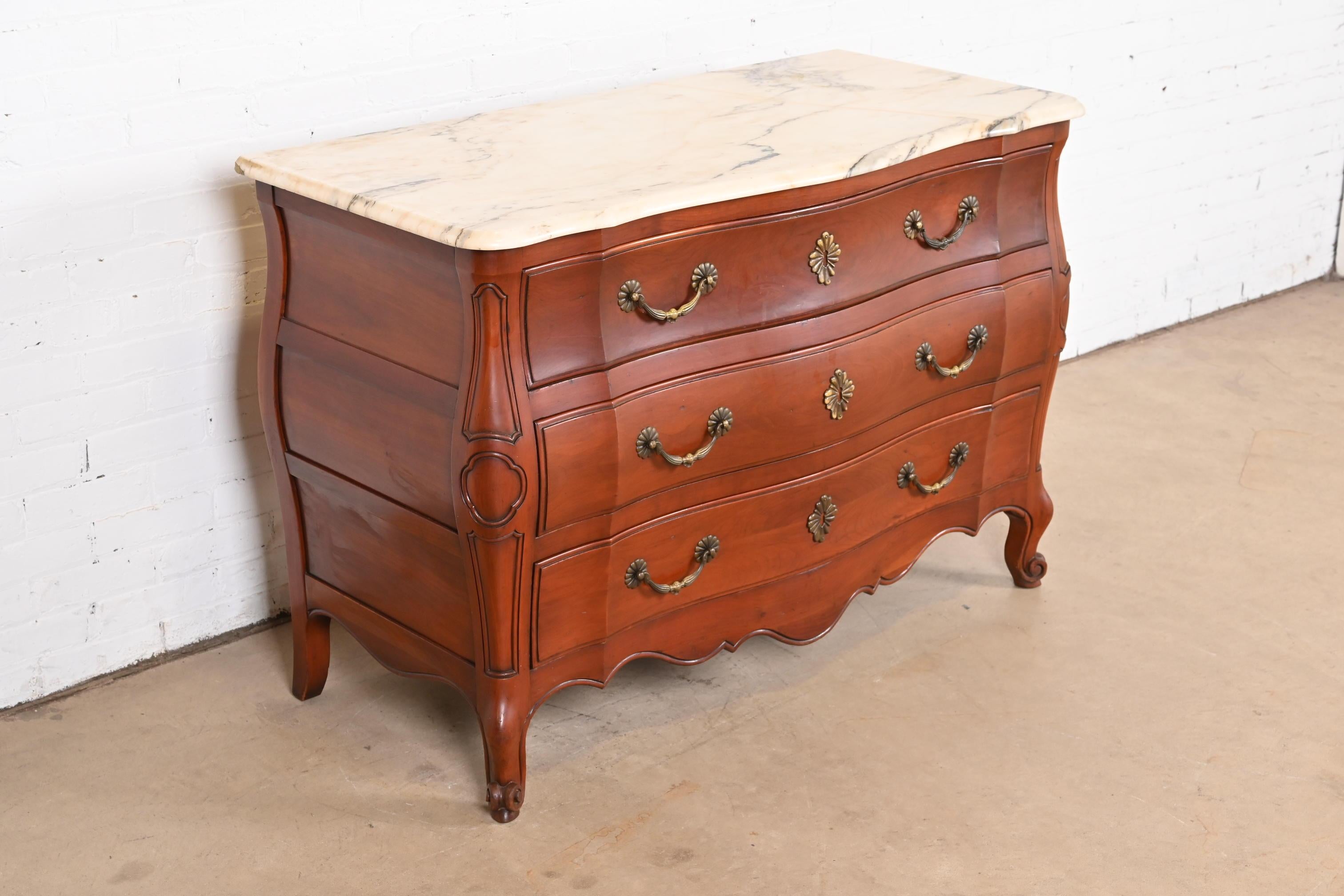 Laiton I John Widdicomb French Provincial Louis XV Cherry Wood Marble Top Dresser Chest (commode) en vente