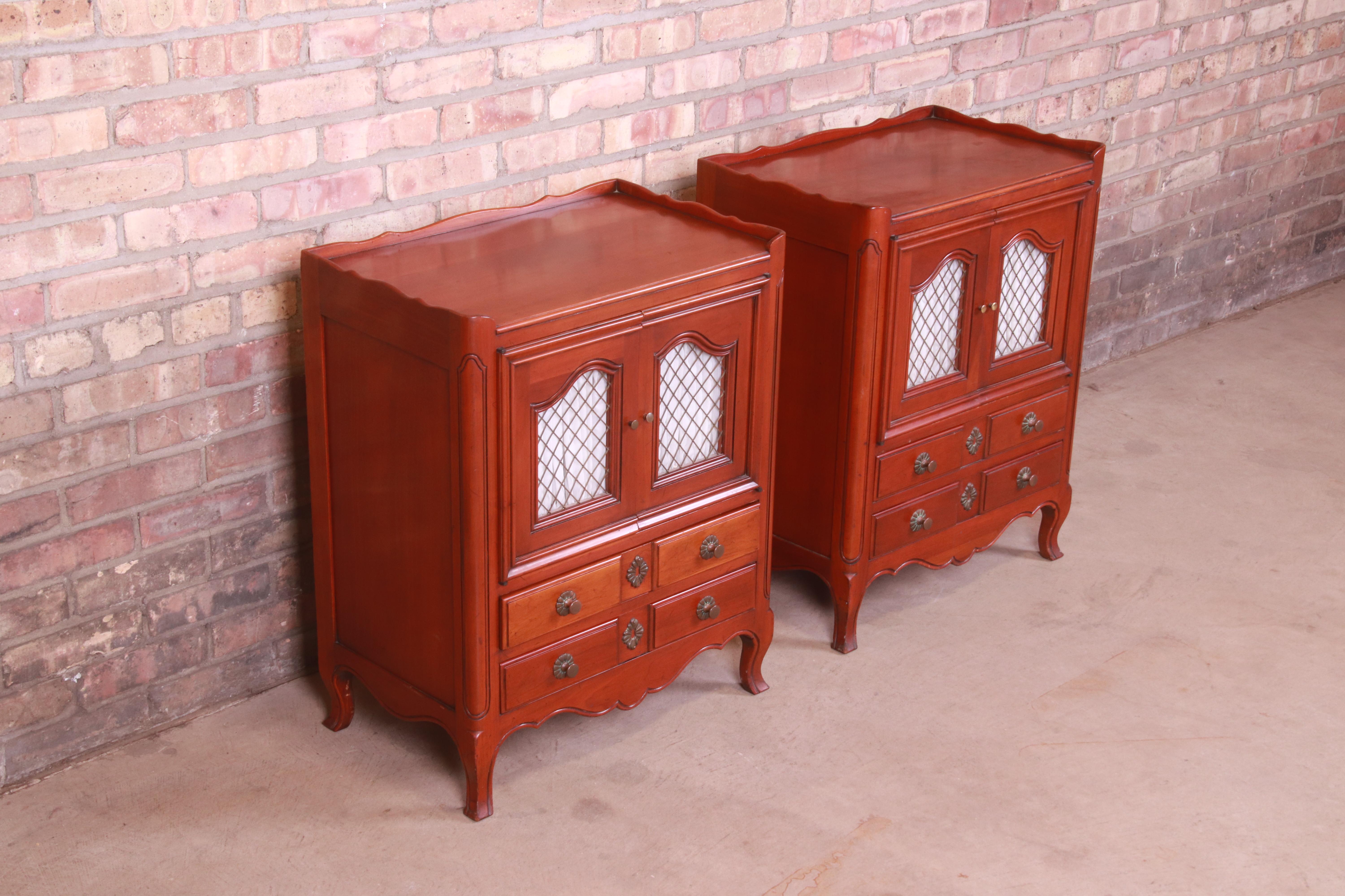 American John Widdicomb French Provincial Louis XV Cherry Wood Nightstands, Circa 1940s For Sale