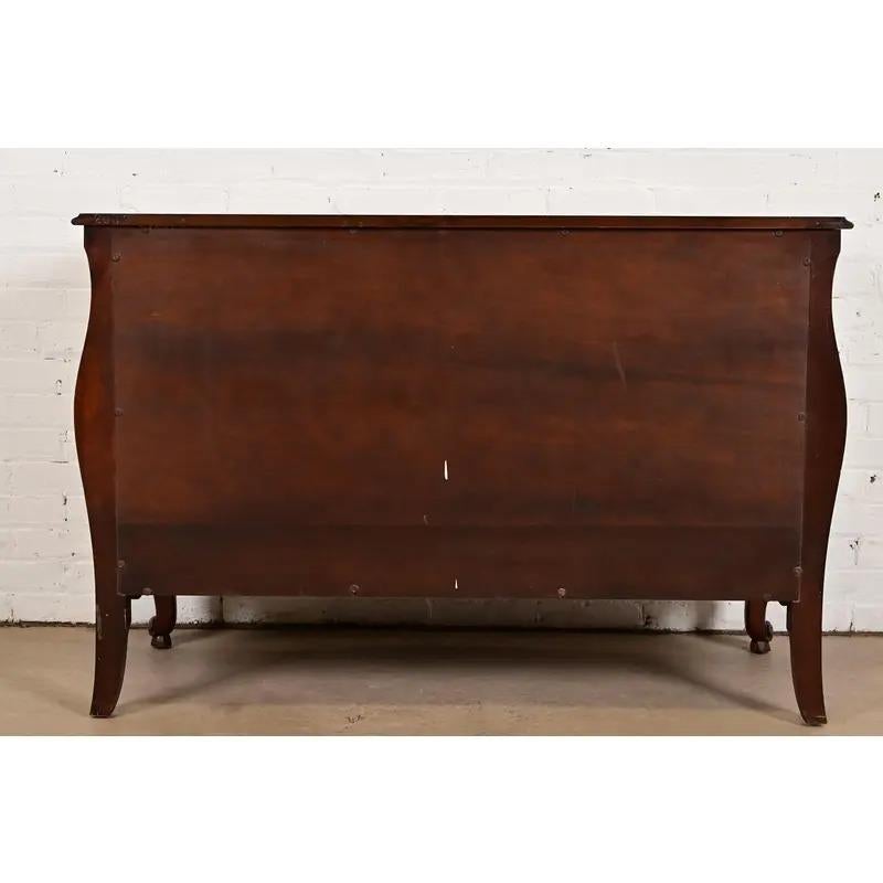 Cassettiera John Widdicomb in stile provinciale Luigi XV, circa anni '40 in vendita 7
