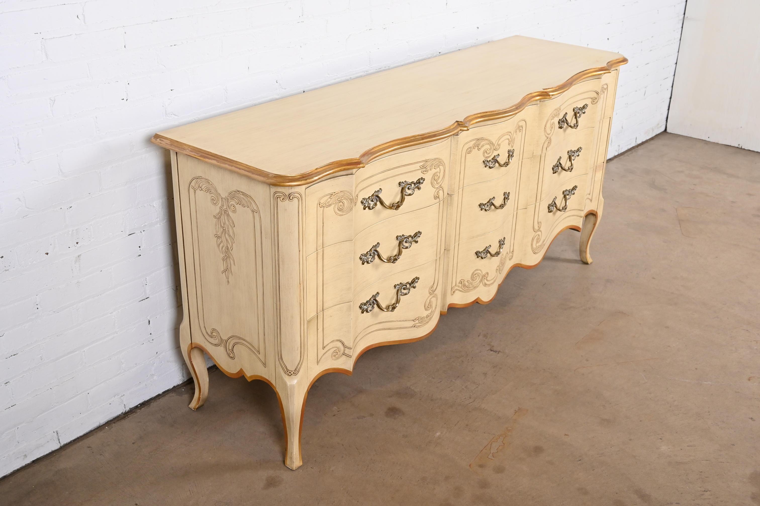 John Widdicomb Französische Provence Louis XV Kommode oder Anrichte, ca. 1950er Jahre im Zustand „Gut“ in South Bend, IN