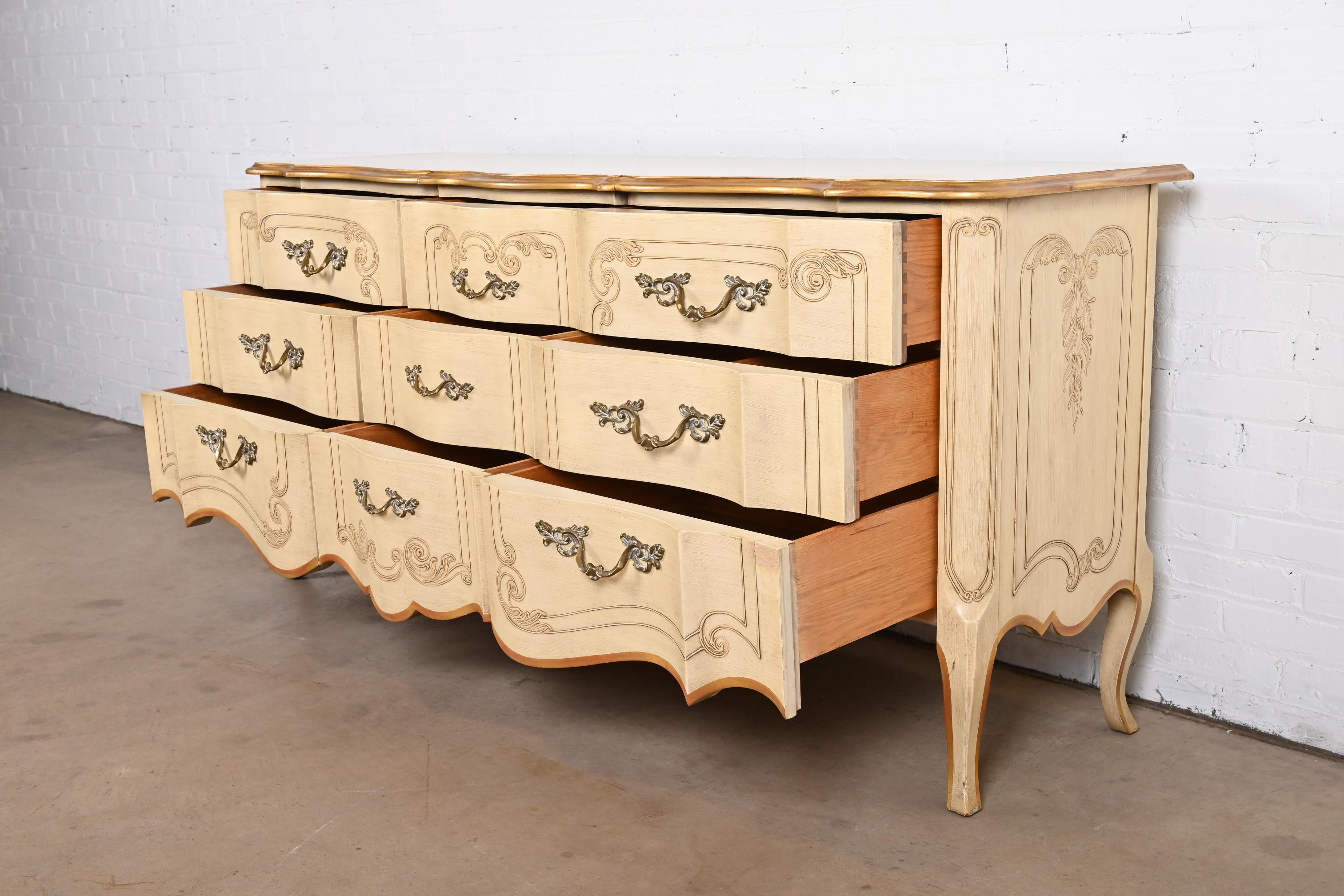 John Widdicomb Französische Provence Louis XV Kommode oder Anrichte, ca. 1950er Jahre (Messing)