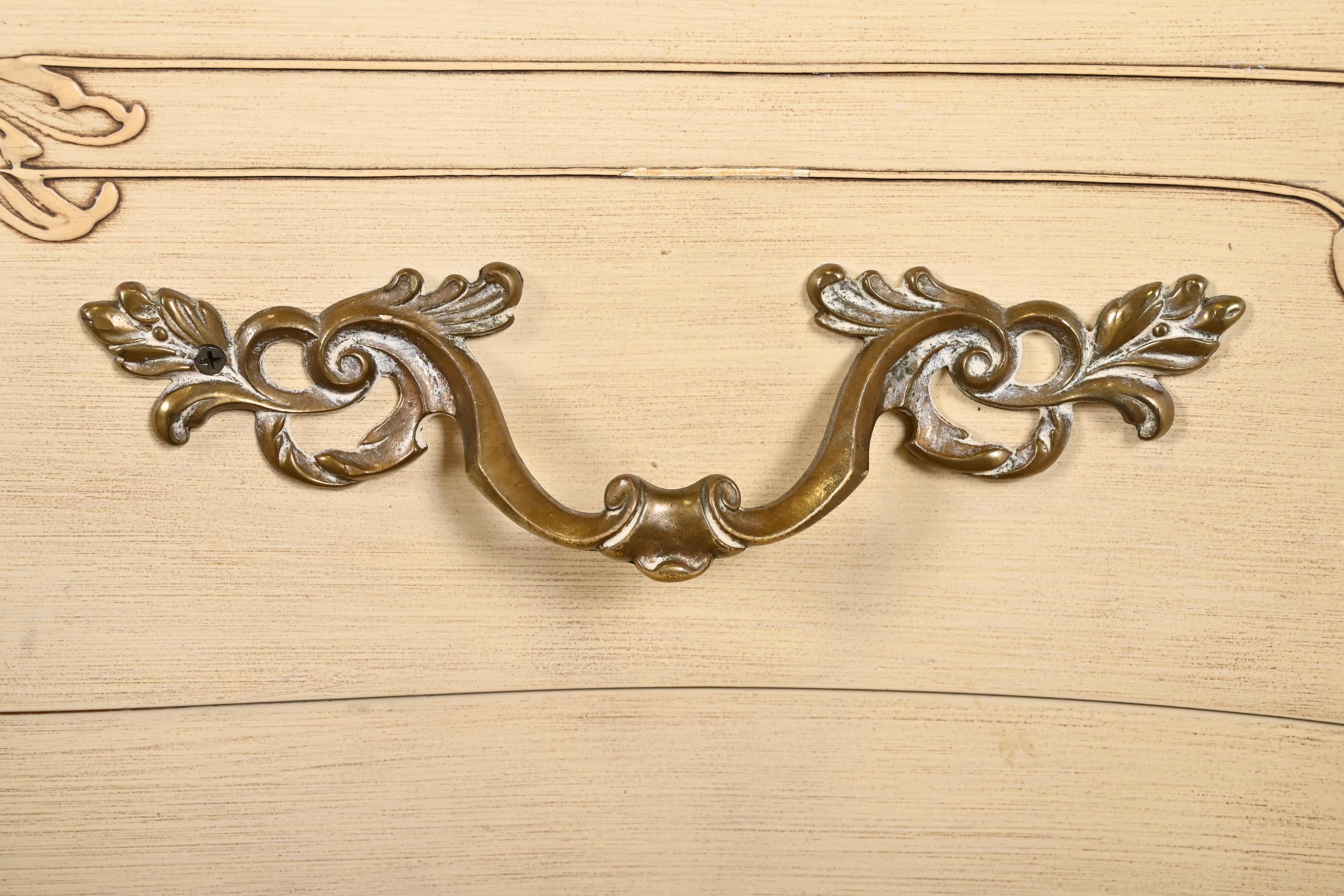 John Widdicomb Französische Provence Louis XV Kommode oder Anrichte, ca. 1950er Jahre 1