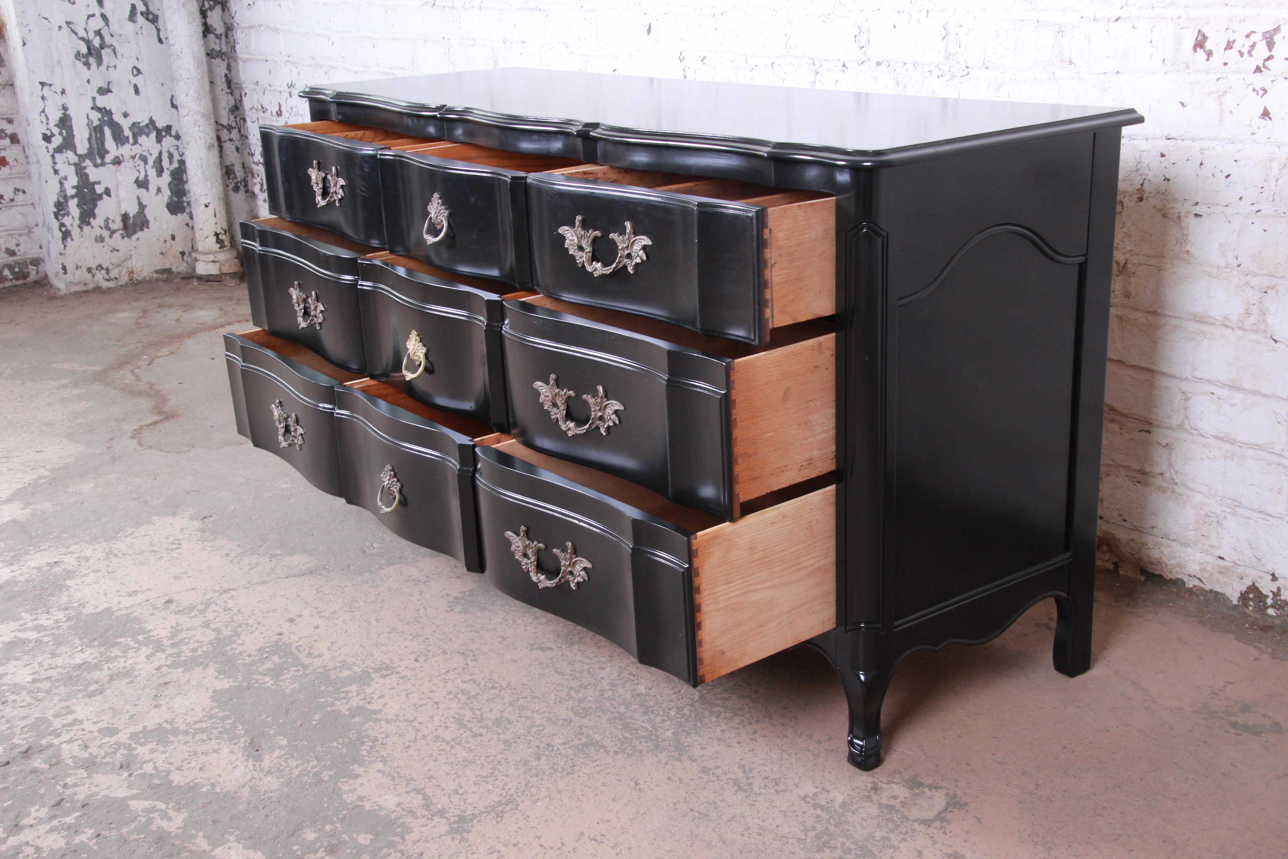 John Widdicomb French Provincial Louis XV Ebonized Dresser, Newly Refinished In Good Condition In South Bend, IN