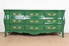 Triple commode provinciale française Louis XV laquée verte de John Widdicomb