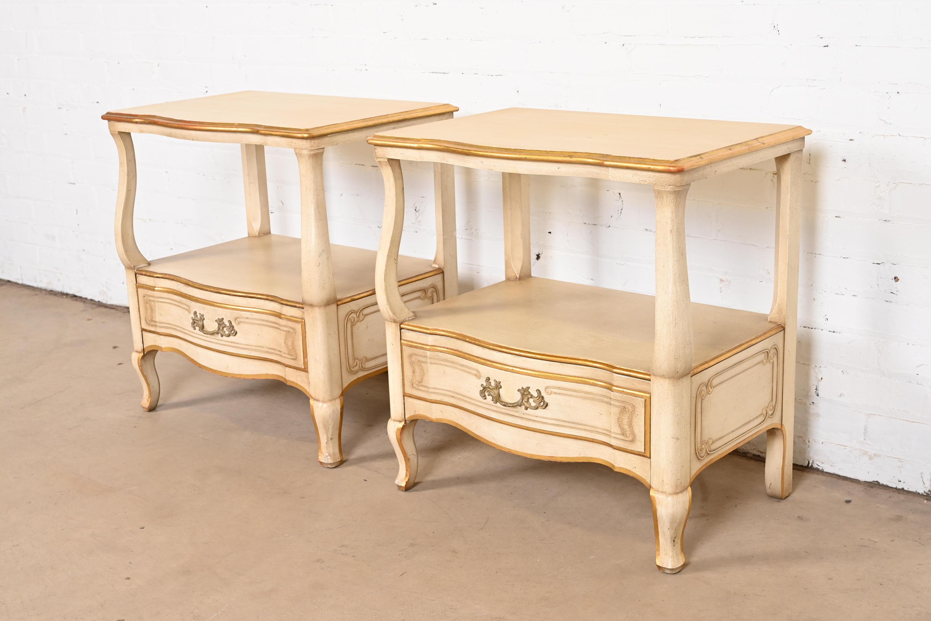 John Widdicomb French Provincial Louis XV Nightstands, Circa 1950s In Good Condition For Sale In South Bend, IN