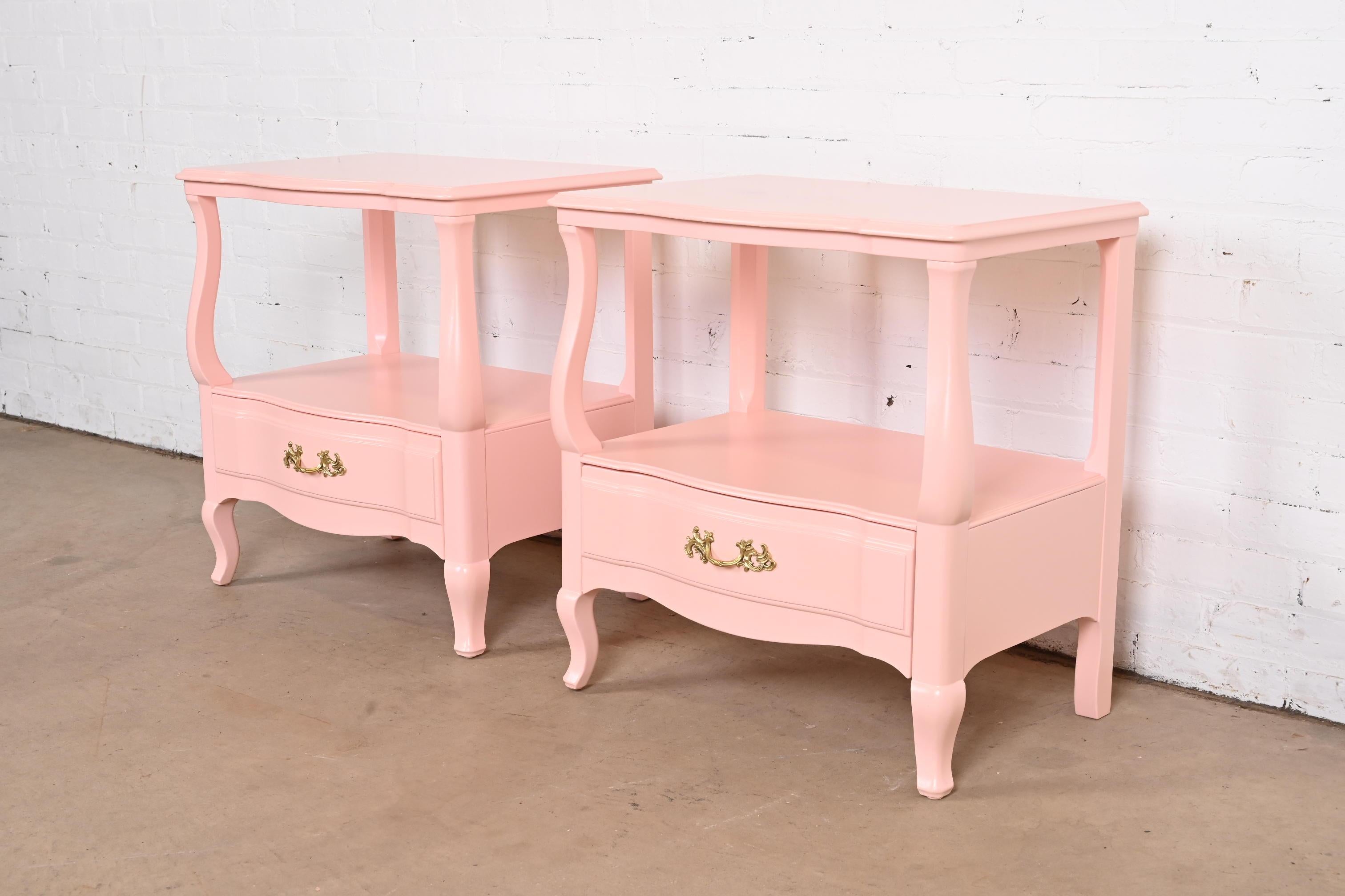 American John Widdicomb French Provincial Louis XV Pink Lacquered Nightstands, Pair For Sale