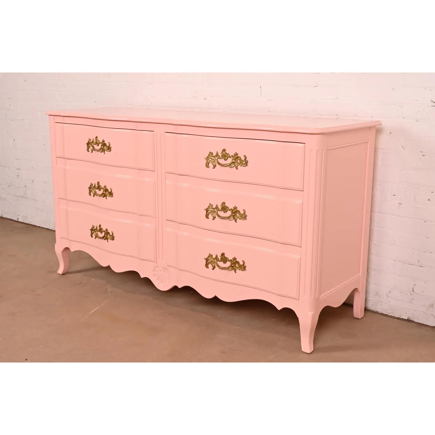John Widdicomb French Provincial Louis XV Pink Lacquered Six-Drawer Dresser In Good Condition For Sale In South Bend, IN
