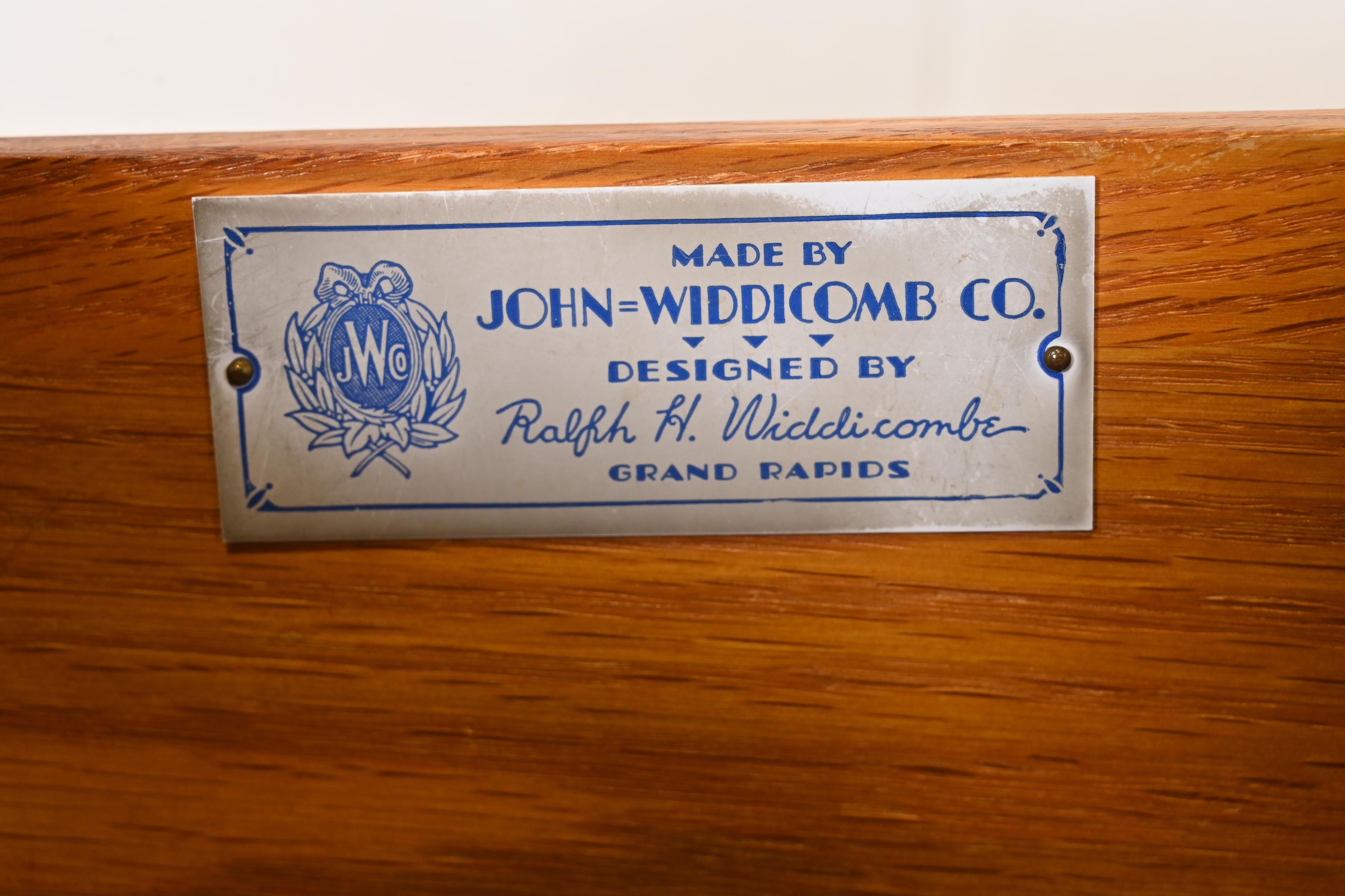 John Widdicomb French Provincial Louis XV Solid Mahogany Nine-Drawer Dresser For Sale 3