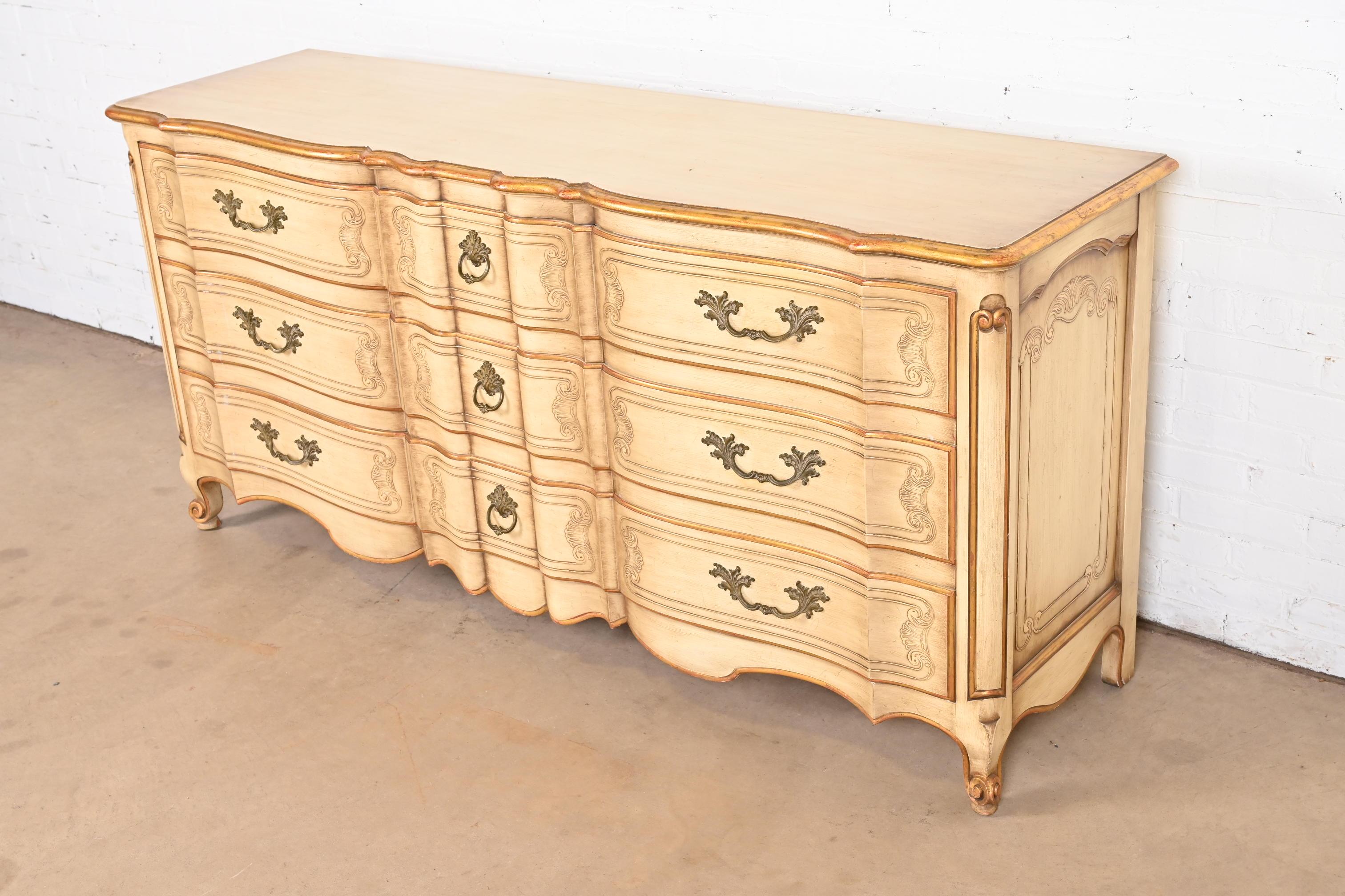 John Widdicomb French Provincial Louis XV Triple Dresser or Credenza, 1950s In Good Condition For Sale In South Bend, IN