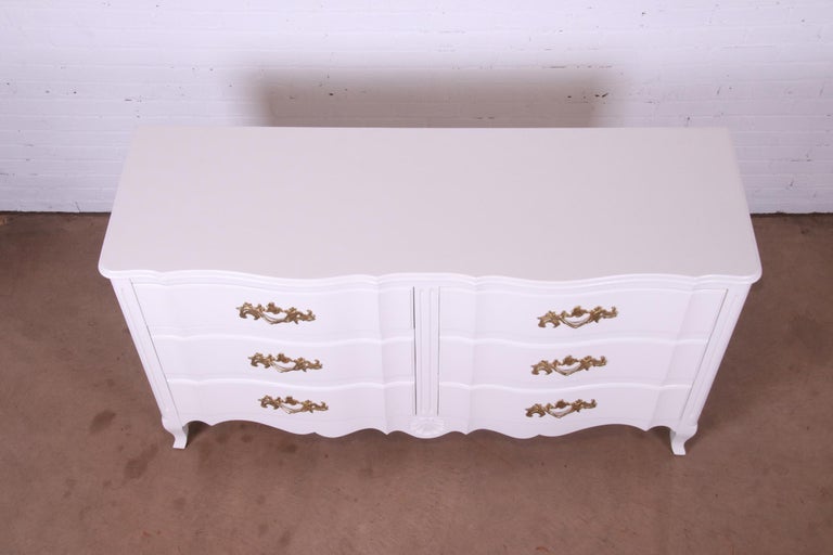 John Widdicomb French Provincial Louis XV White Lacquered Dresser, Refinished For Sale 5