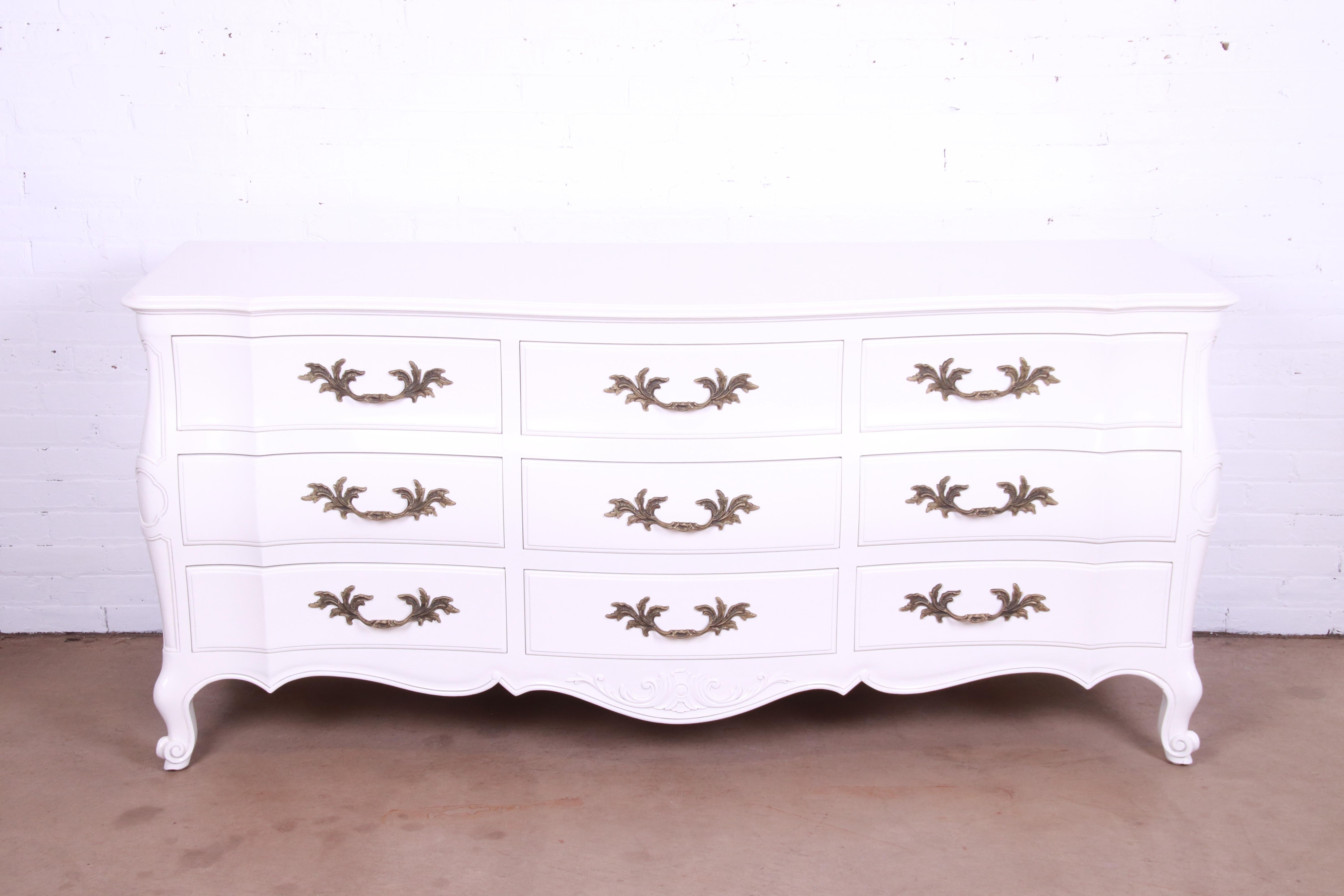 commode laquee blanche