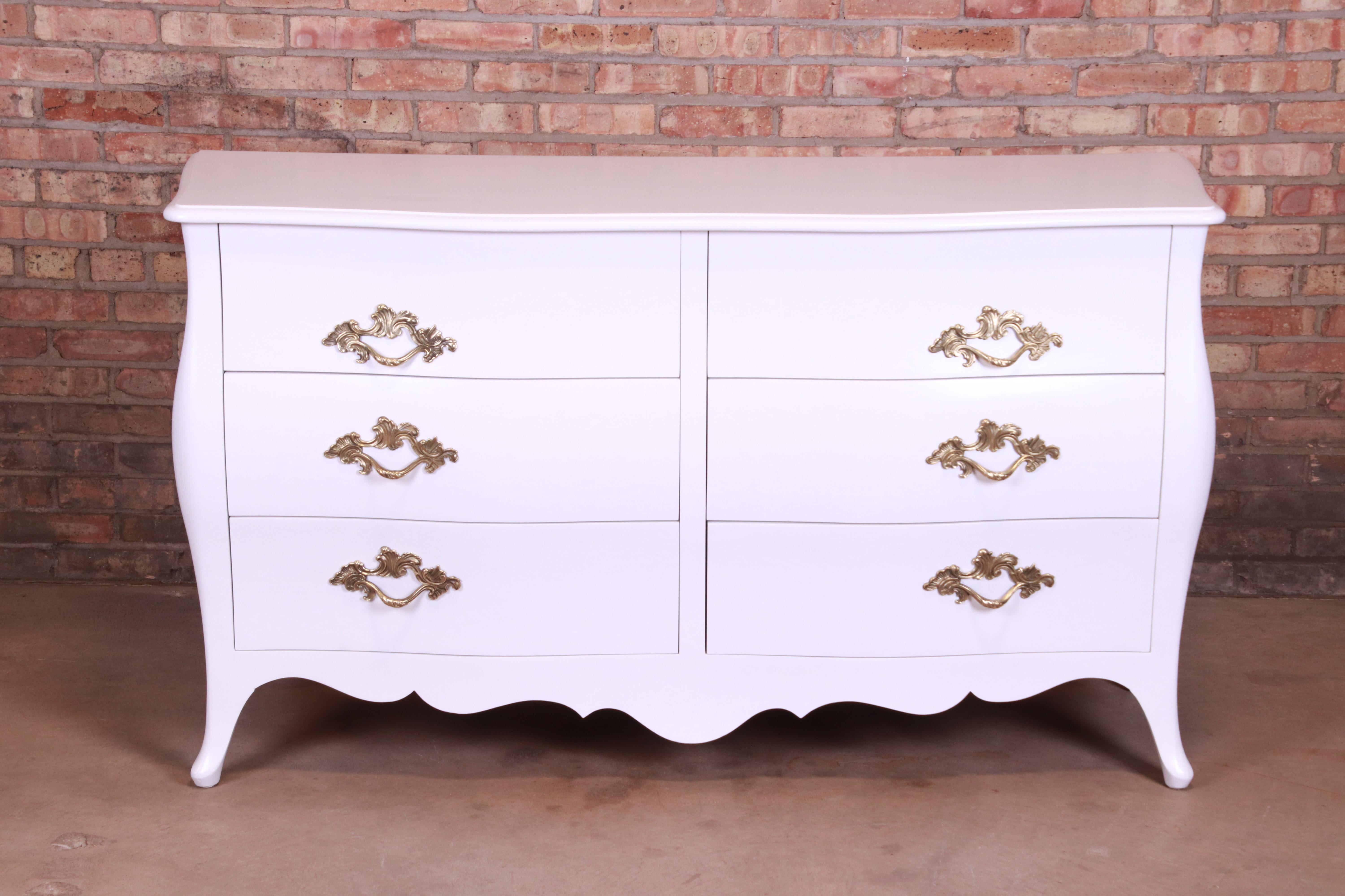 John Widdicomb French Provincial Louis XV White Lacquered Dresser, Refinished In Good Condition In South Bend, IN