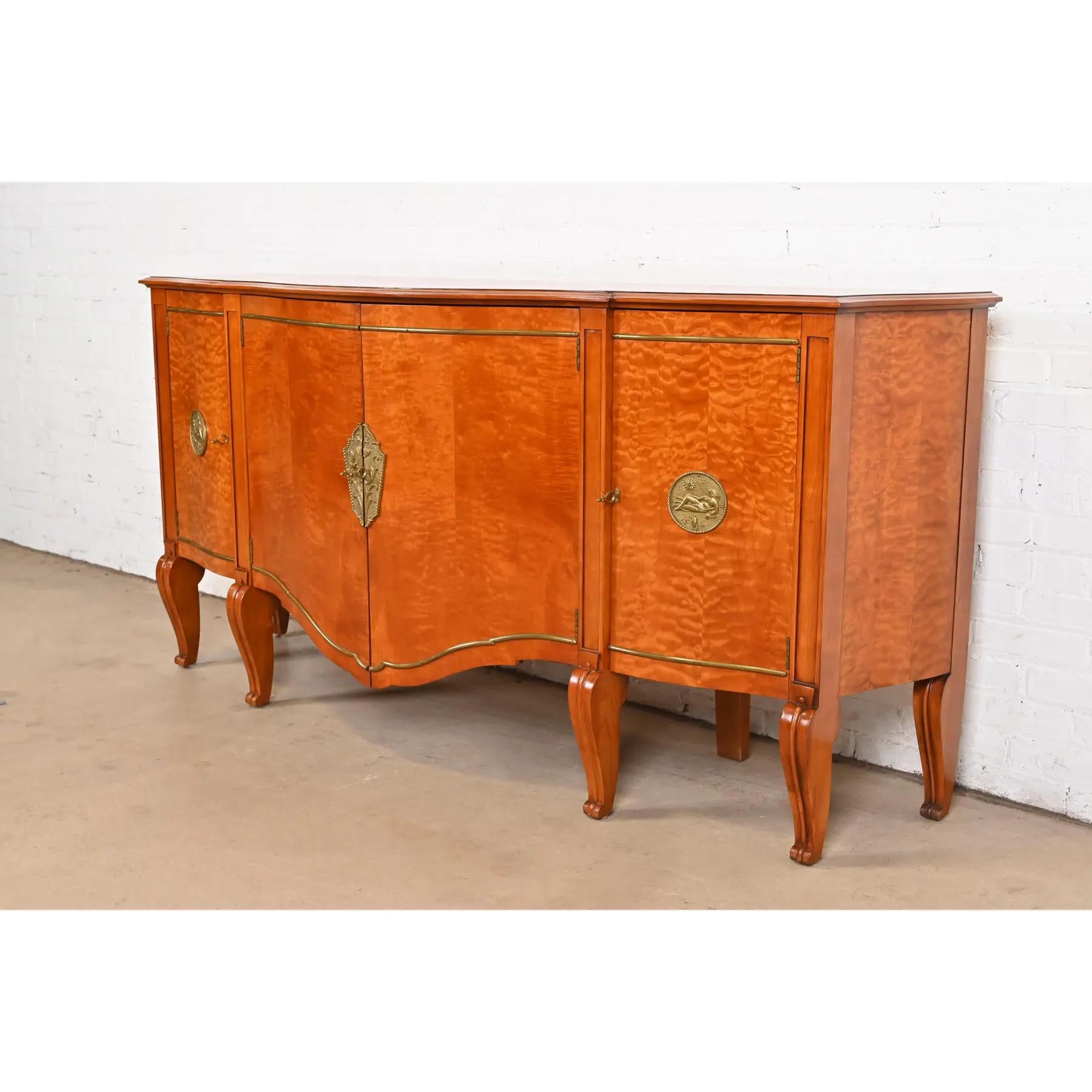 John Widdicomb Französisch Regency Louis XVI Wurzelholz und Messing Sideboard Credenza (amerikanisch) im Angebot