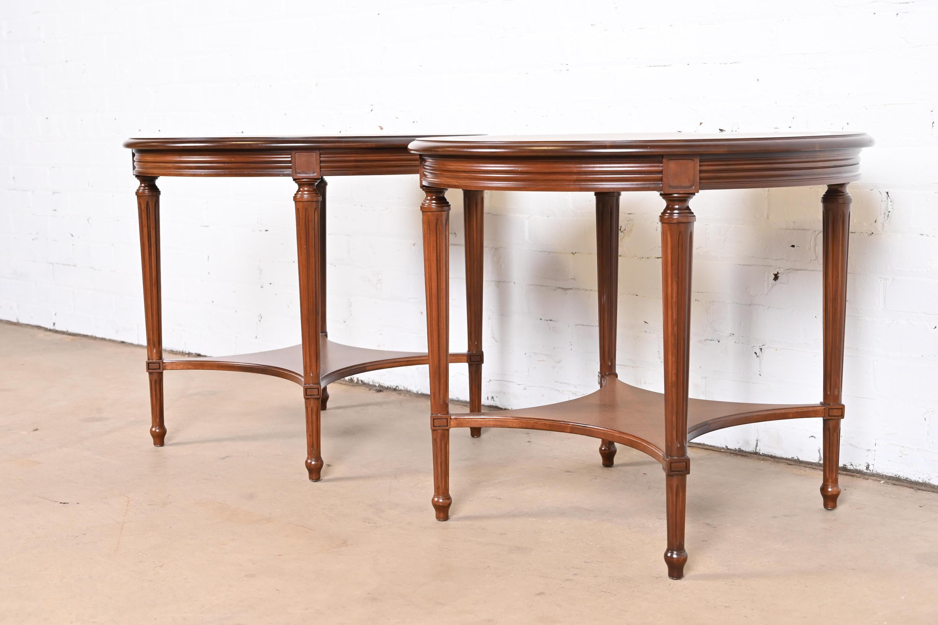 John Widdicomb French Regency Louis XVI Carved Walnut Side Tables, Refinished In Good Condition In South Bend, IN
