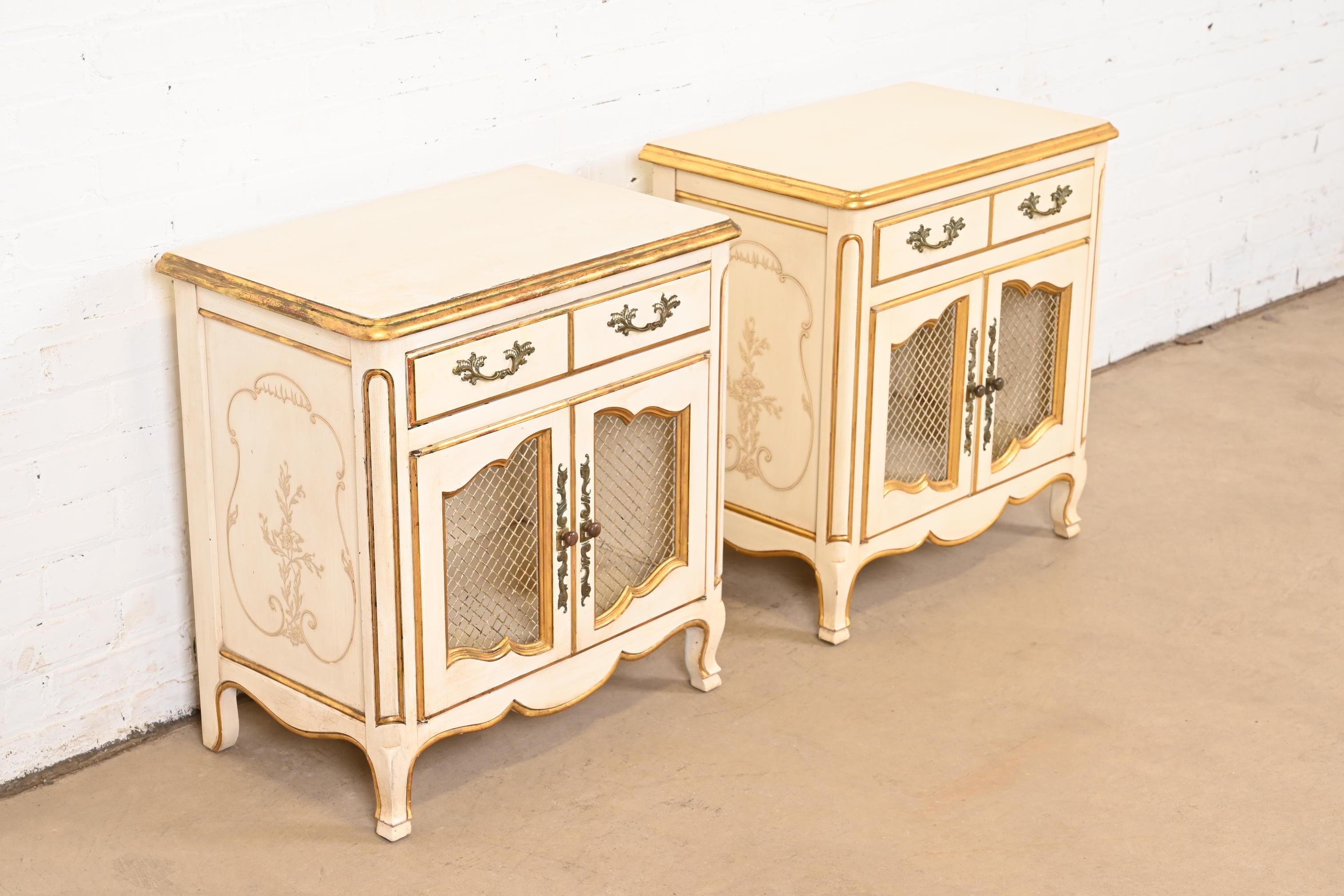 John Widdicomb French Rococo Louis XV Cream Lacquered & Parcel Gilt Nightstands In Good Condition For Sale In South Bend, IN