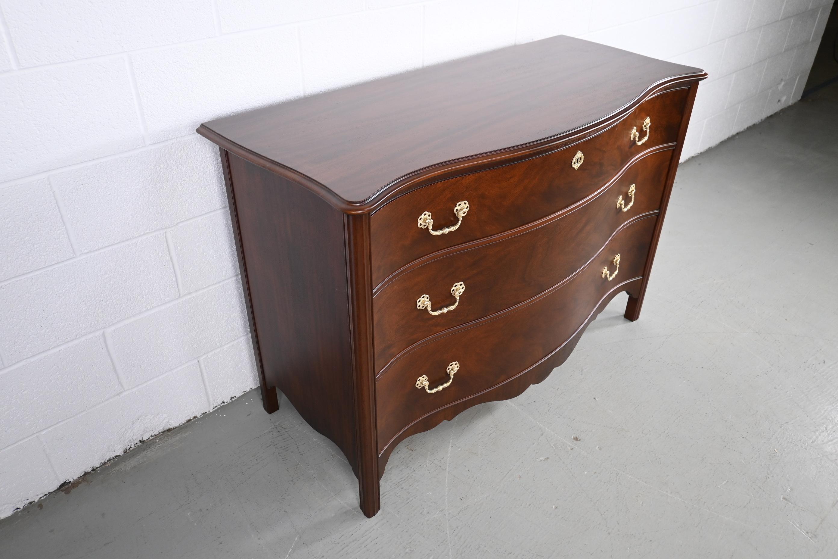 American John Widdicomb Furniture Traditional Hepplewhite Serpentine Front Dresser