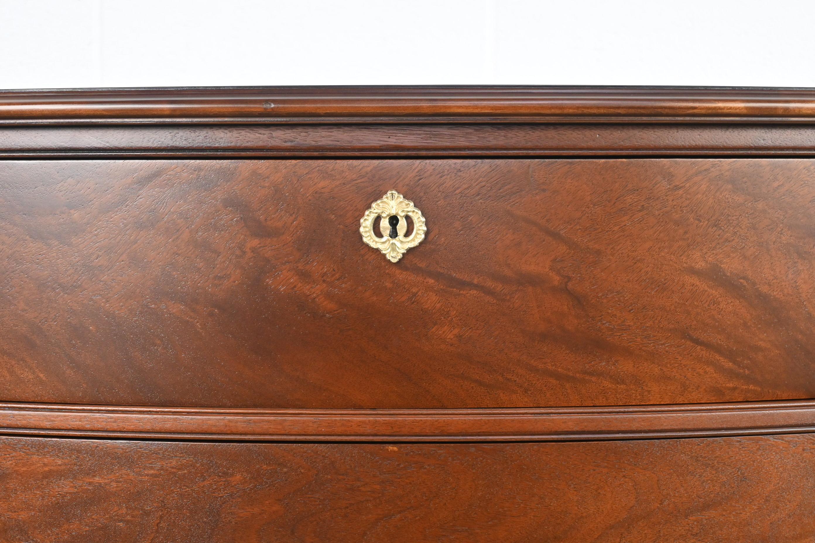 Mid-20th Century John Widdicomb Furniture Traditional Hepplewhite Serpentine Front Dresser