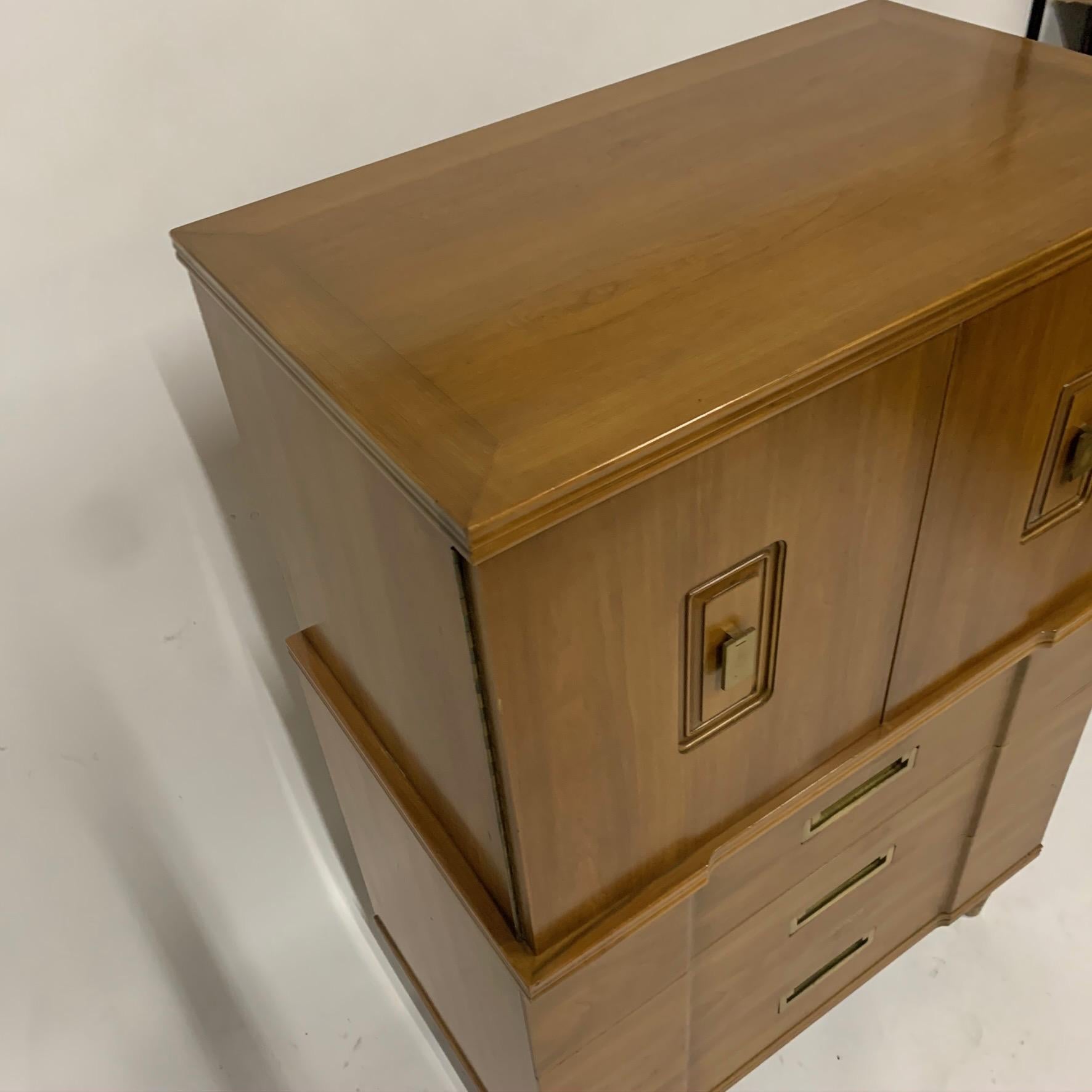 20th Century John Widdicomb Gentleman's Chest, Dresser w. Cabinet Solid Wood w Brass Hardware