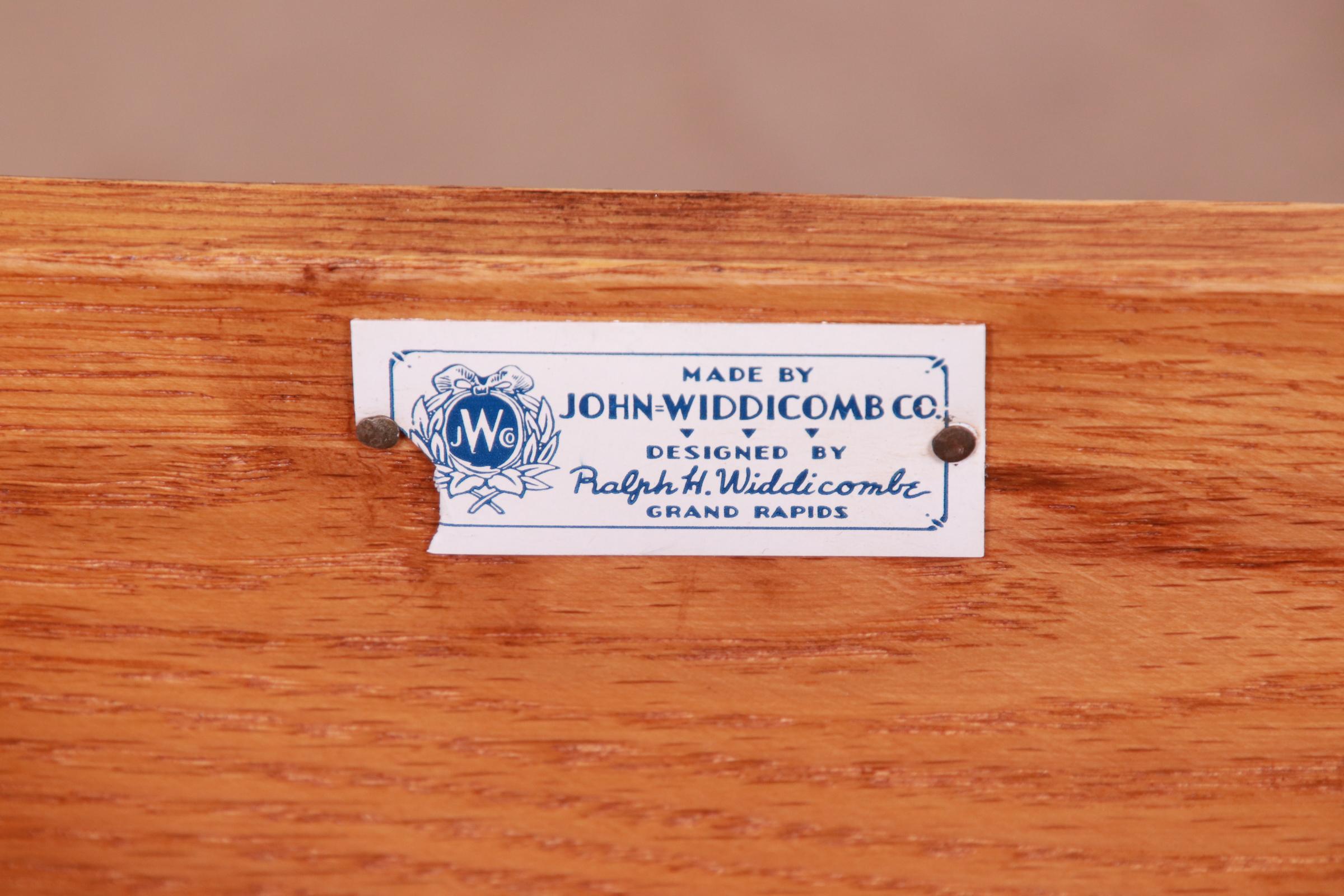 John Widdicomb Georgian Banded Mahogany Serpentine Sideboard, Newly Refinished For Sale 9
