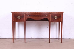 Enfilade serpentin en acajou à bandes géorgiennes de John Widdicomb, nouvellement restauré