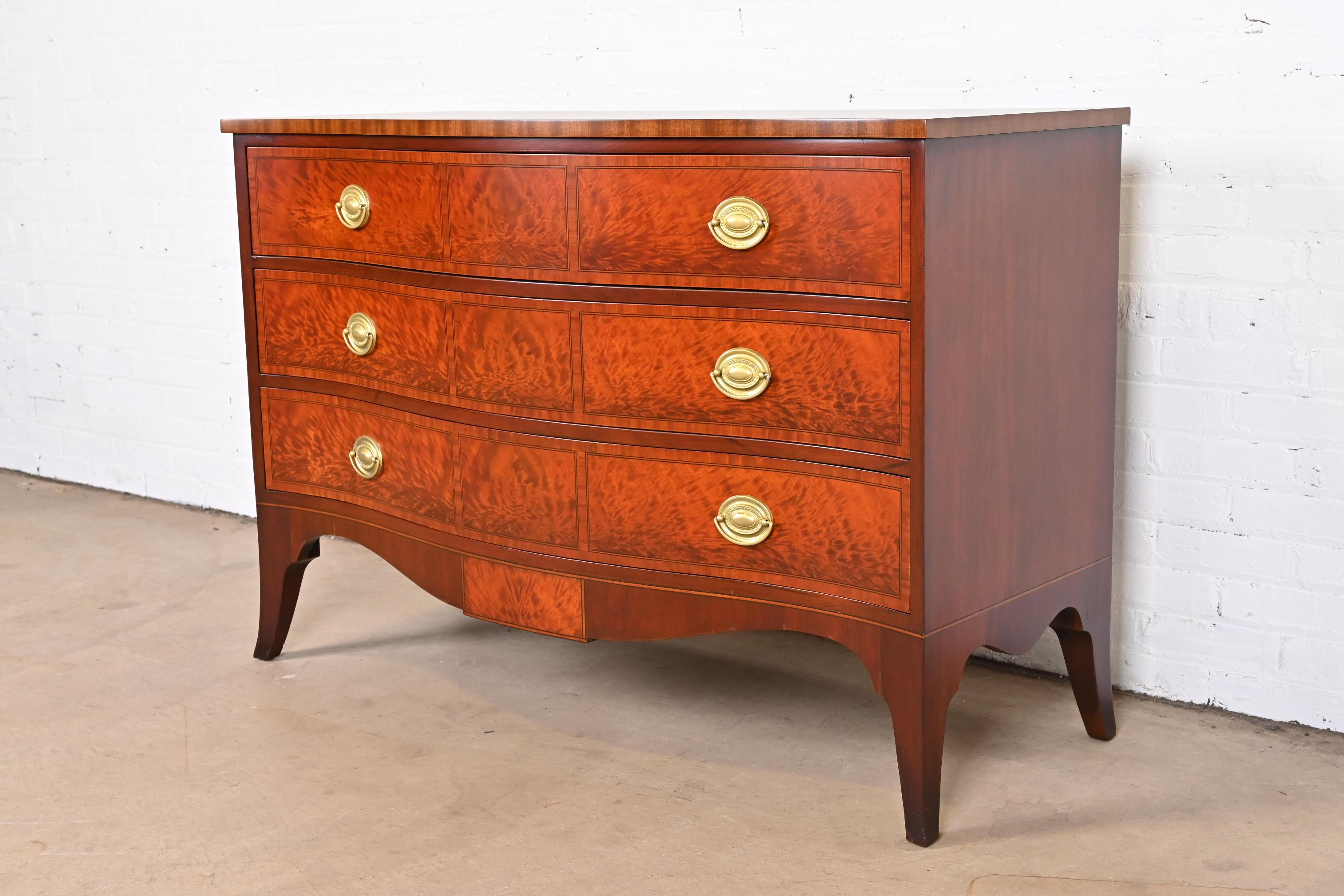 John Widdicomb Georgian Flame Mahogany Serpentine Front Chest of Drawers In Good Condition In South Bend, IN