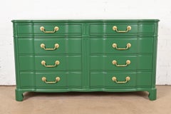 Commode double à huit tiroirs laquée verte géorgienne John Widdicomb, revernie