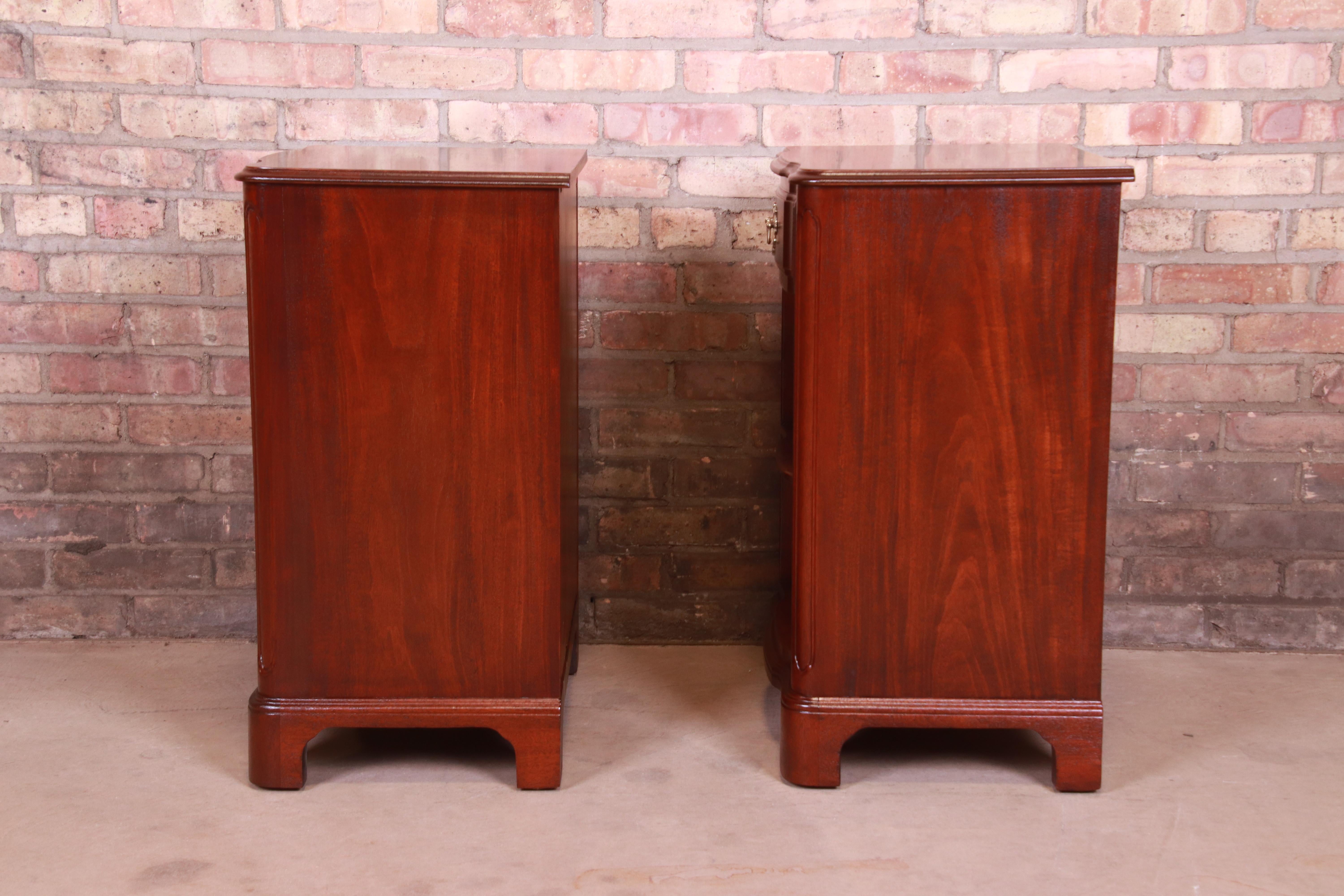 John Widdicomb Georgian Mahogany Nightstands, Newly Refinished For Sale 9