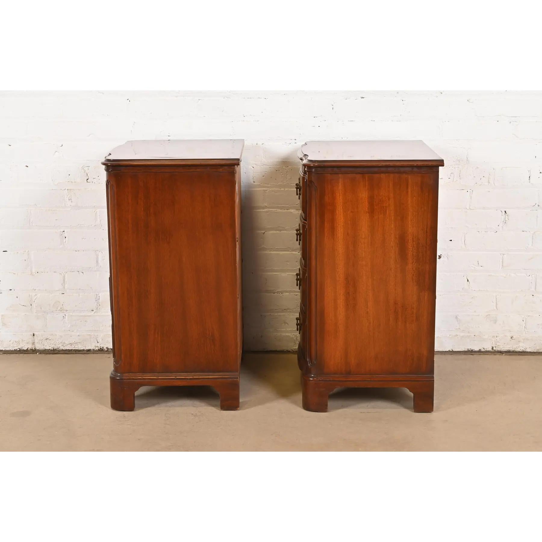 John Widdicomb Georgian Solid Mahogany Four-Drawer Bedside Chests, Circa 1940s For Sale 5