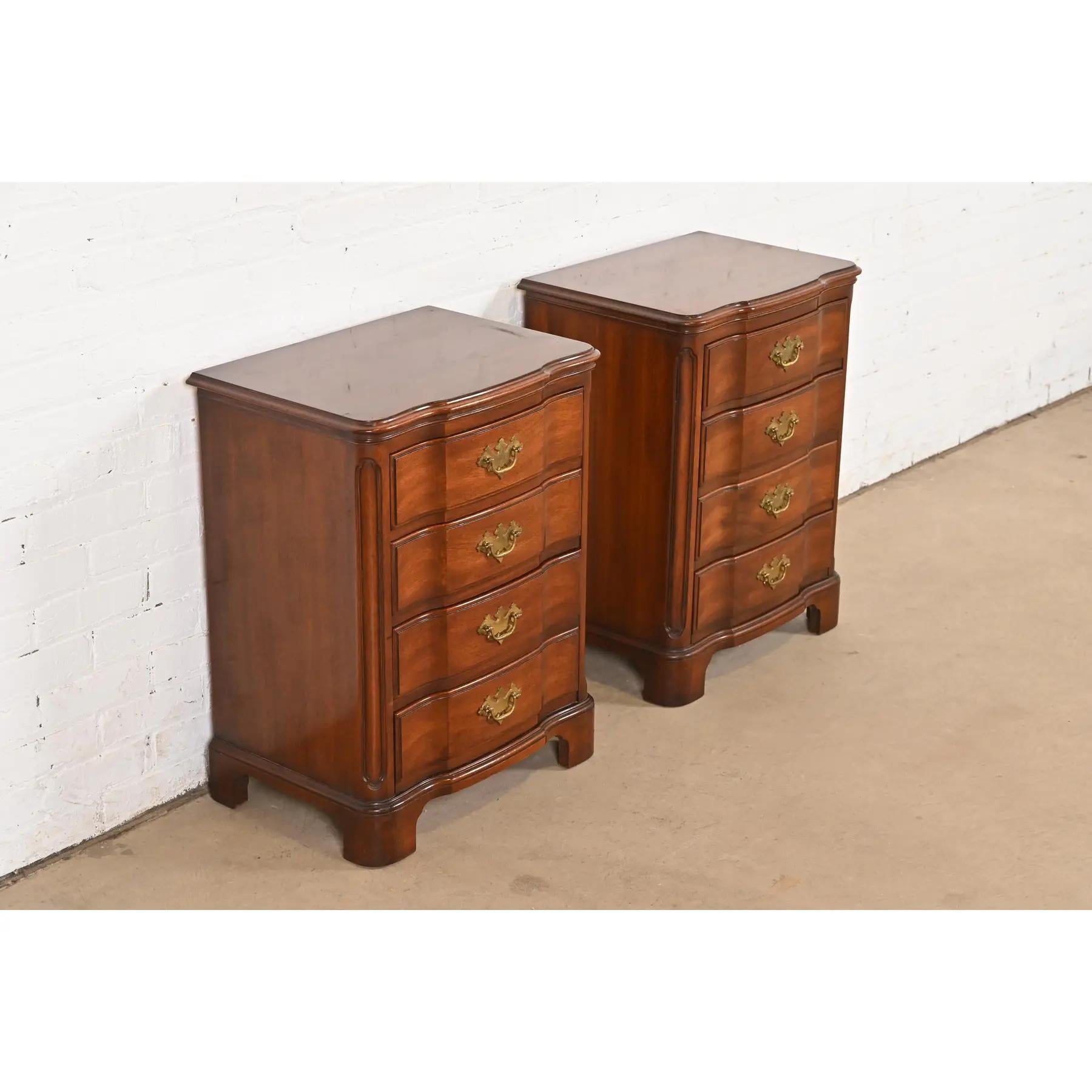 Mid-20th Century John Widdicomb Georgian Solid Mahogany Four-Drawer Bedside Chests, Circa 1940s For Sale