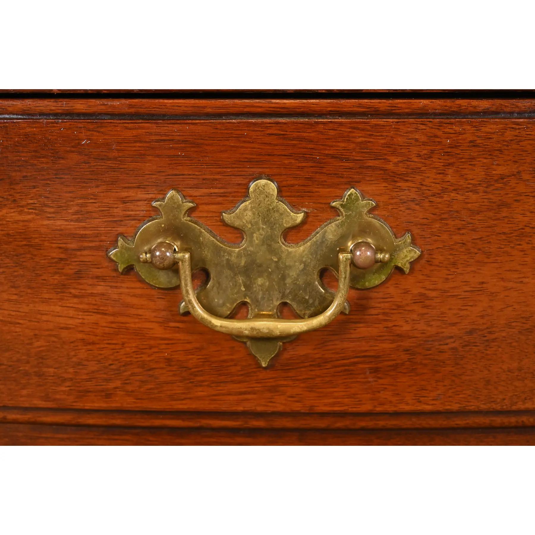 John Widdicomb Georgian Solid Mahogany Four-Drawer Bedside Chests, Circa 1940s For Sale 2
