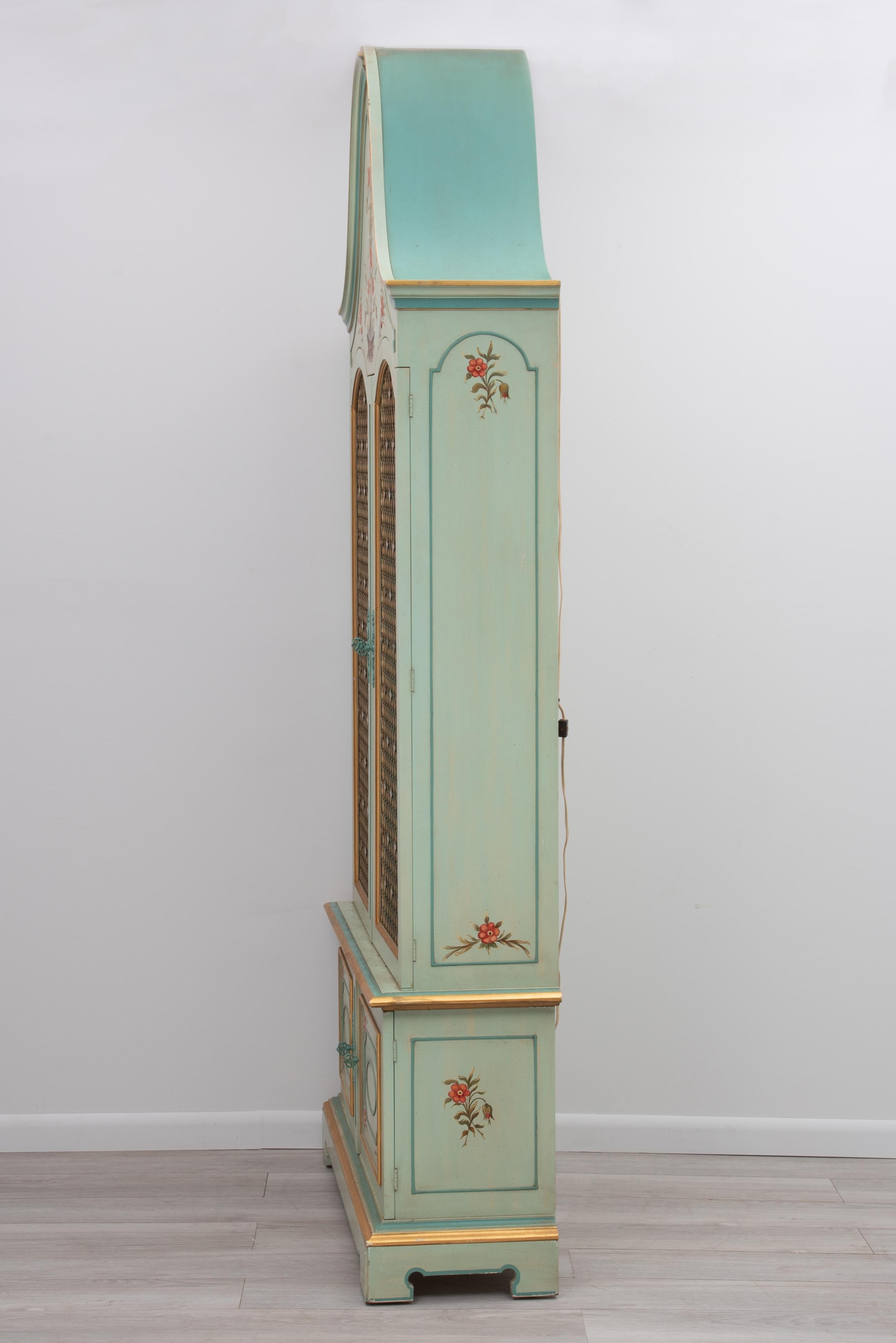 John Widdicomb Green Paint Decorated French Style Curio China Cabinet Brass Latt In Good Condition In Forest Grove, PA