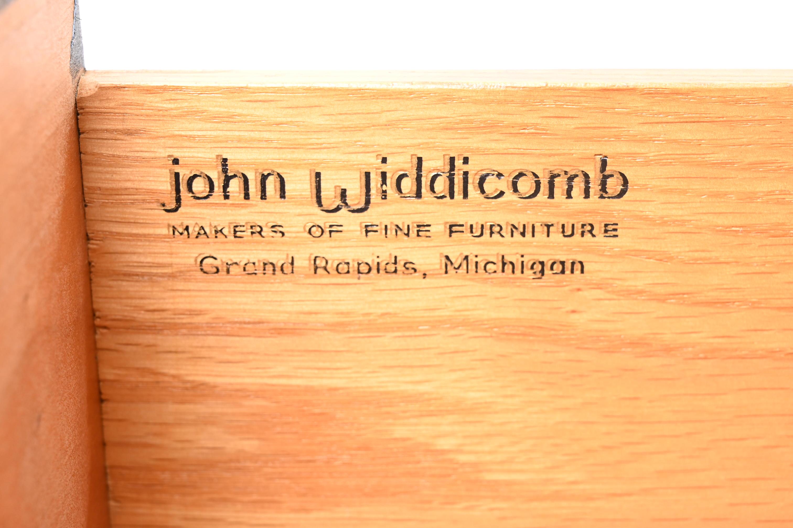Cassapanca da gentiluomo laccata nera John Widdicomb Hollywood Regency Campaigner in vendita 1
